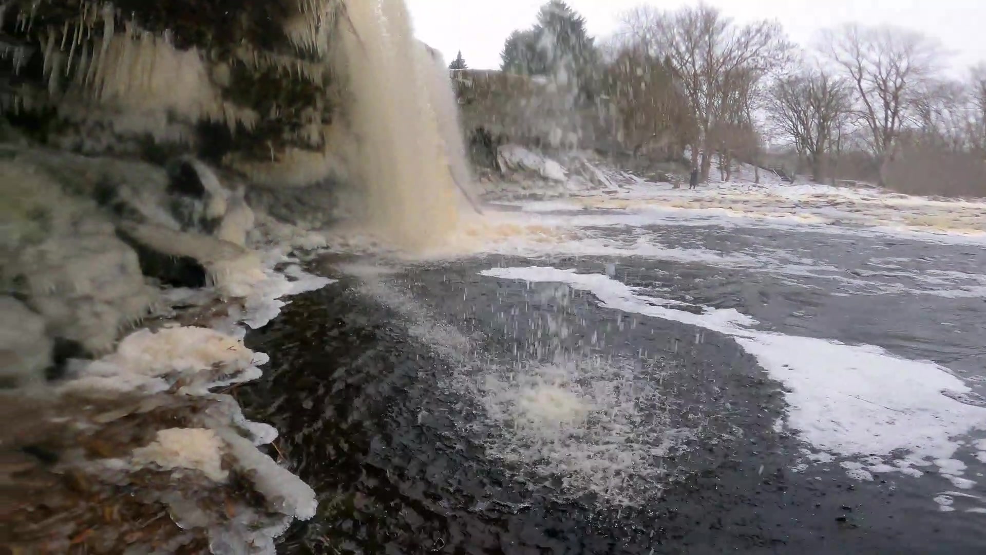 Jägala Waterfall (מפלי ג'אגלה)