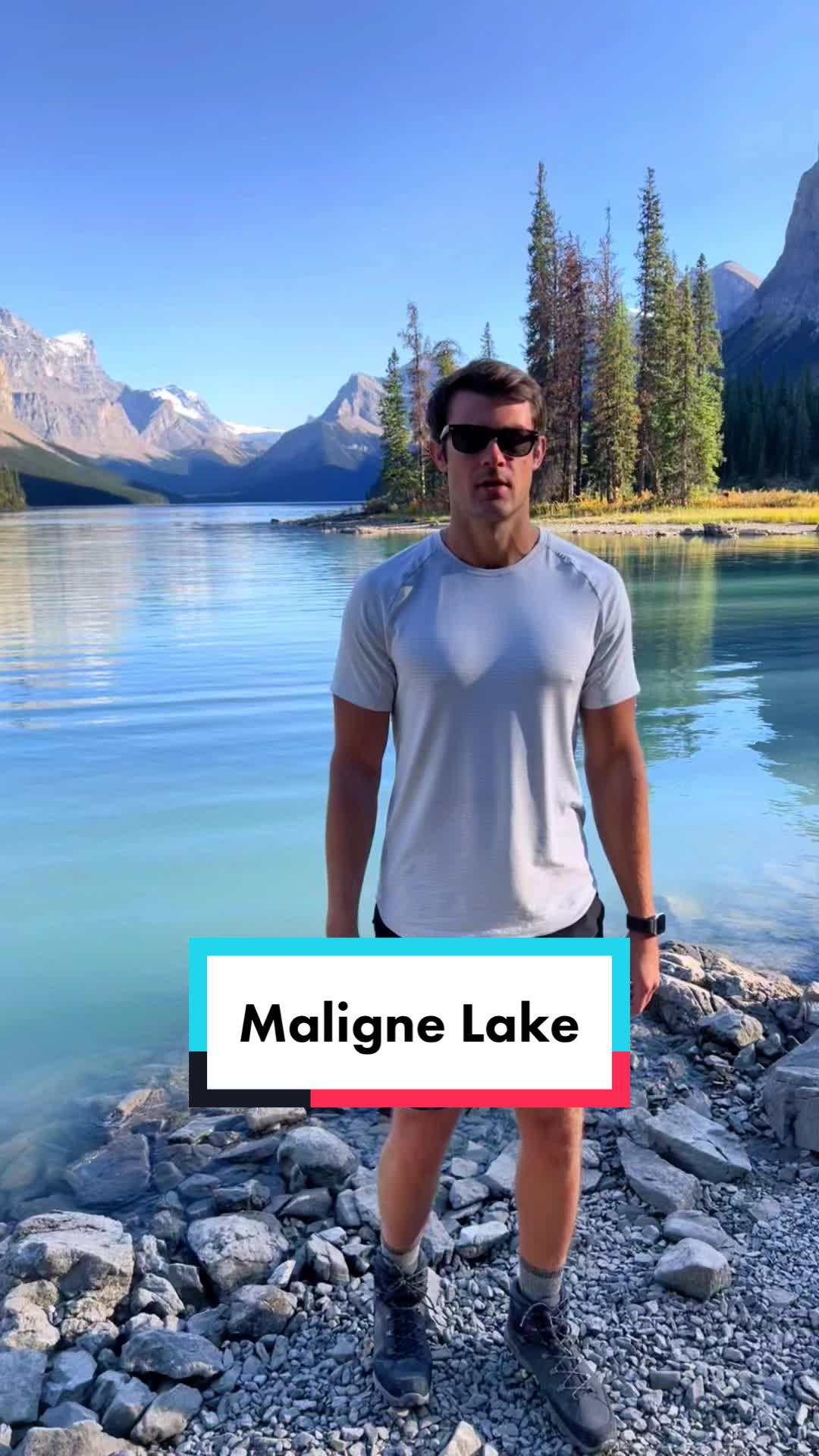 Jasper National Park - Maligne Lake Viewpoint