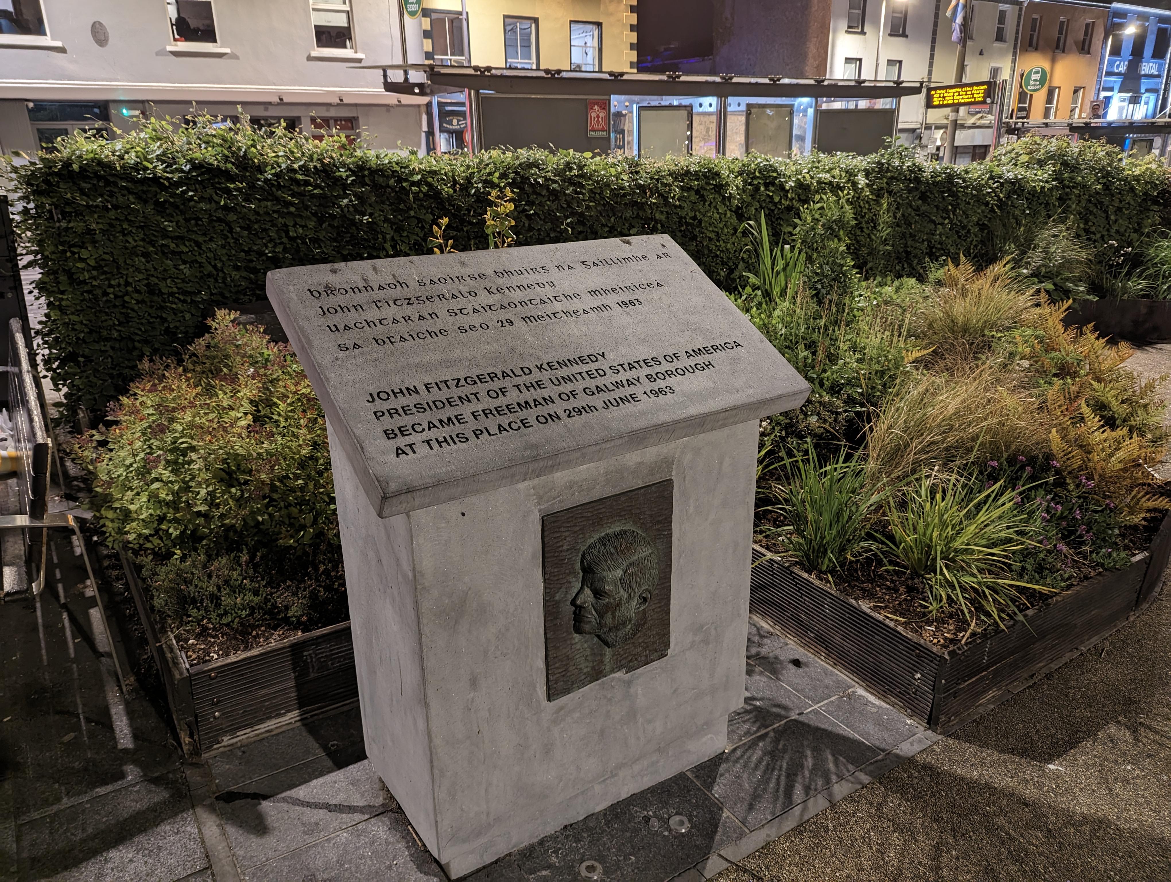 Eyre Square (John F. Kennedy Memorial Park)