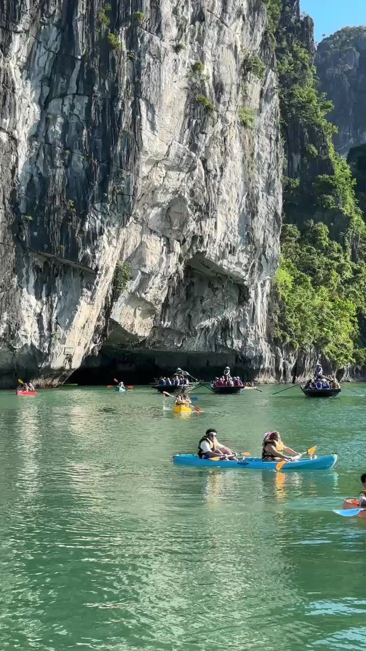 Kayaking in Ha Long Bay