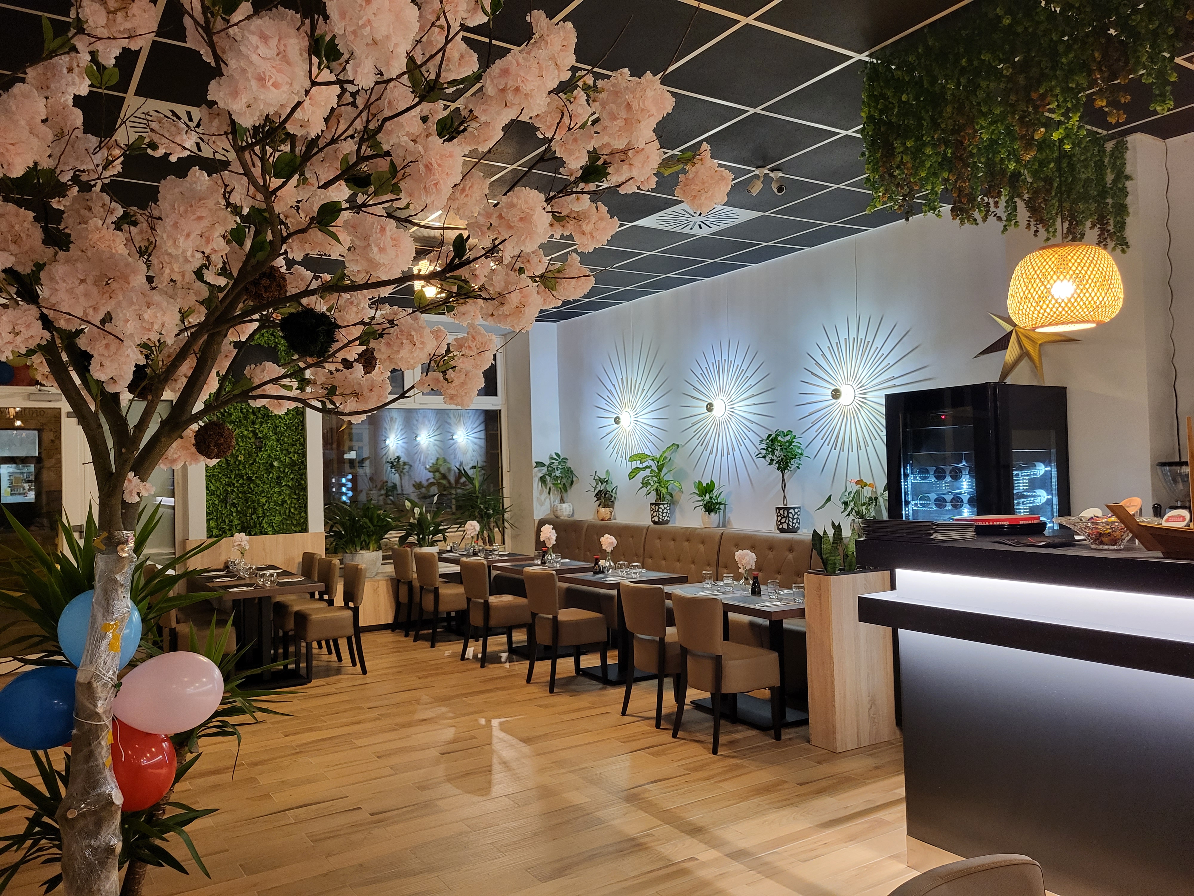 תמונה עבור Kazoku Restaurant