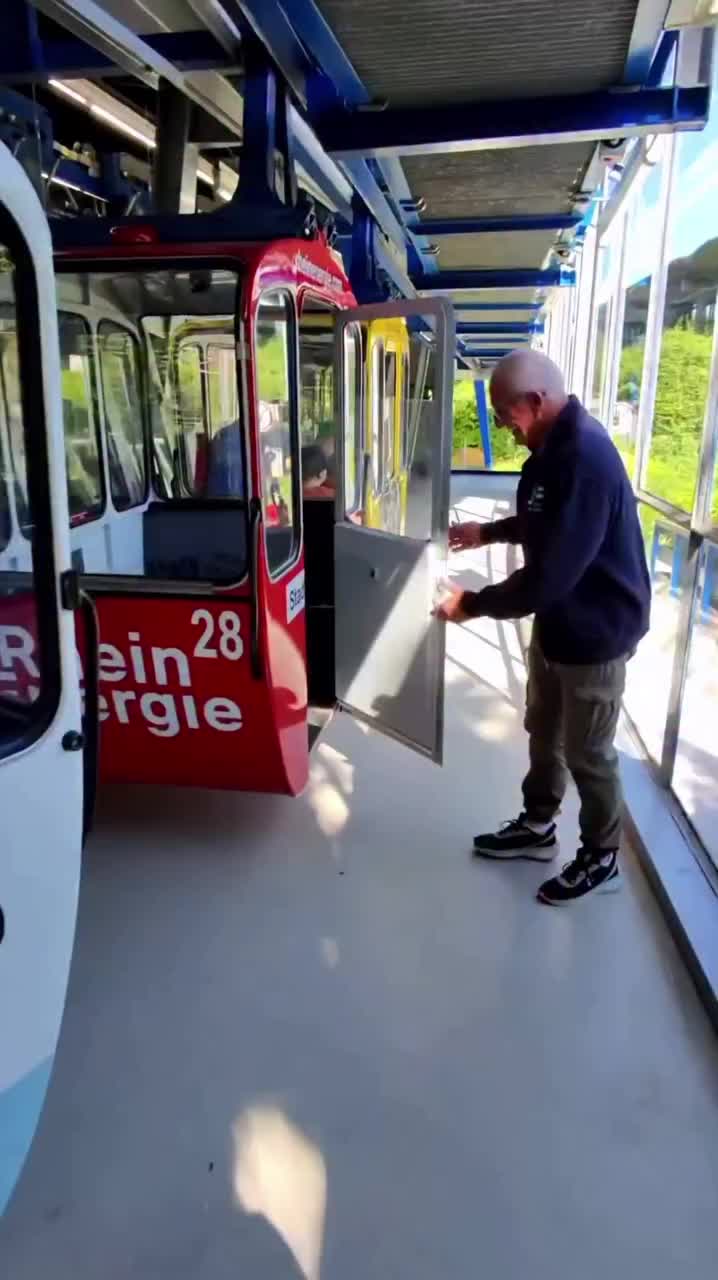 Kölner Seilbahn (Cologne Cable Car) / Rheinpark