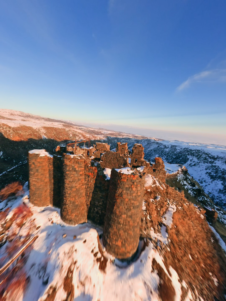 Крепость Амберд (Amberd Fortress)