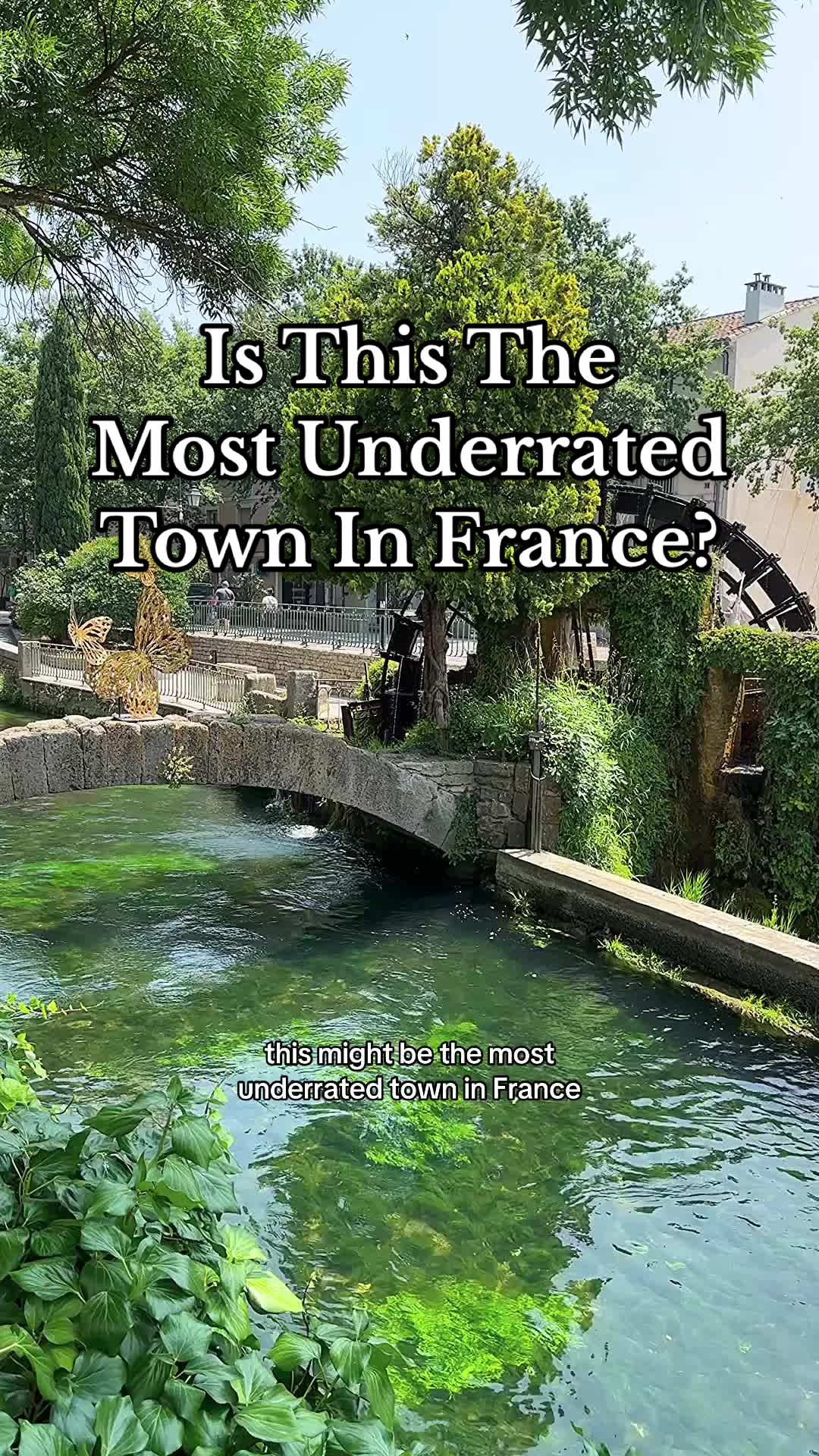 L'Isle-sur-la-Sorgue (שוק האנטיקוּאות)
