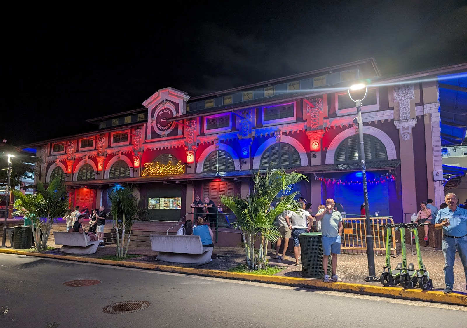 Picture for La Placita de Santurce (various stalls)