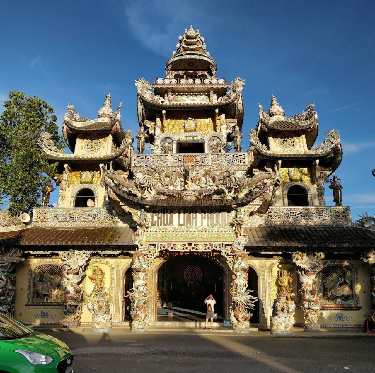 Пагода Линь Фуок (Chua Linh Phuoc)
