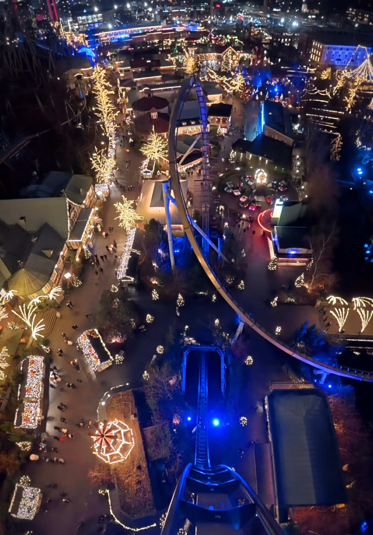 Liseberg (крупнейший парк развлечений в Гётеборге)