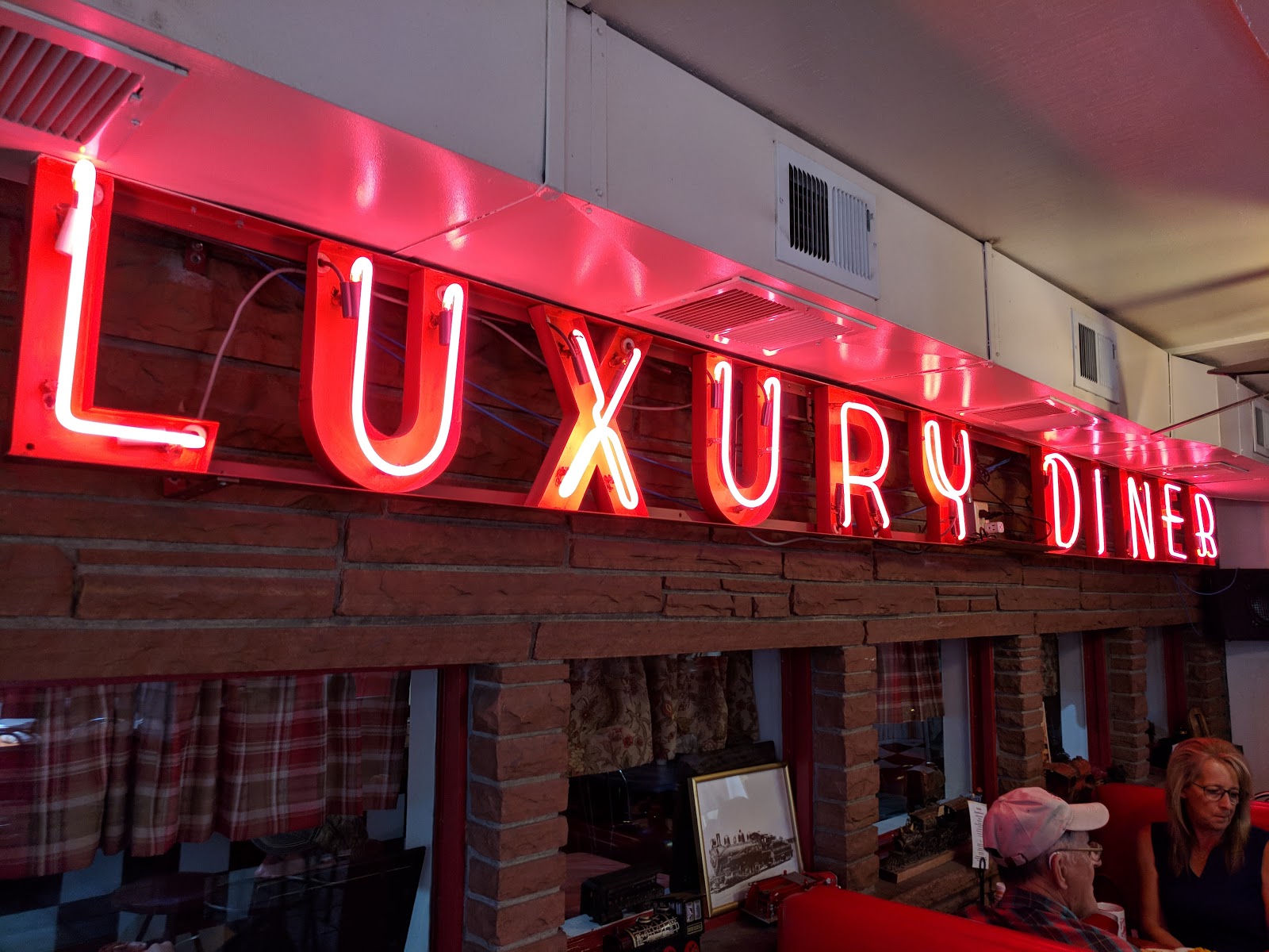 Picture for The Luxury Diner