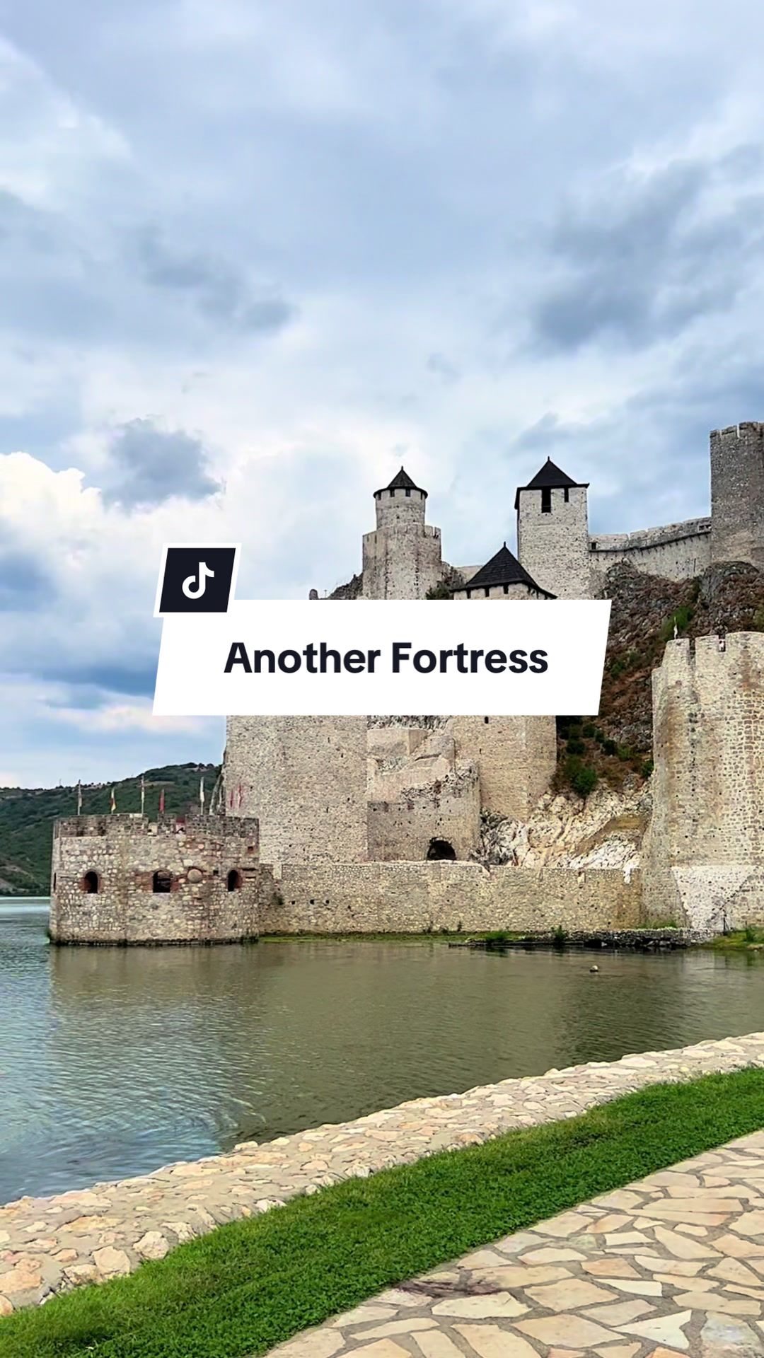 מבצר גולובאץ (Golubac Fortress)