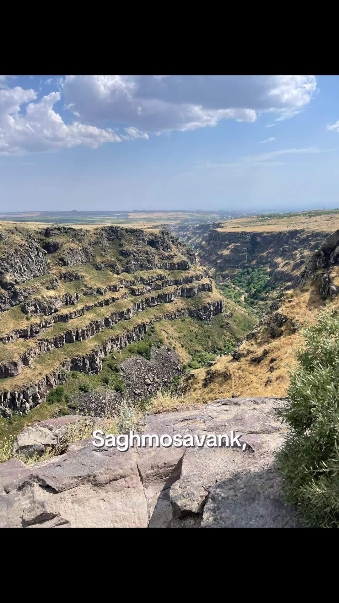 Монастырь Сагмосаванк (Saghmosavank Monastery)