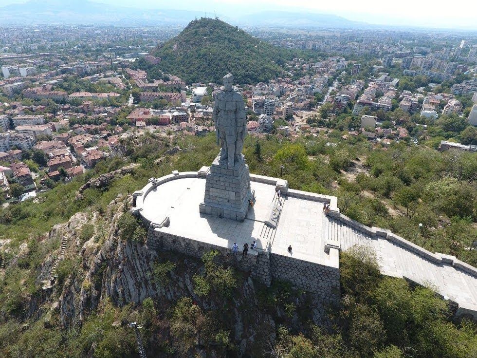 Холм Бунарджик (Памятник Альоше)