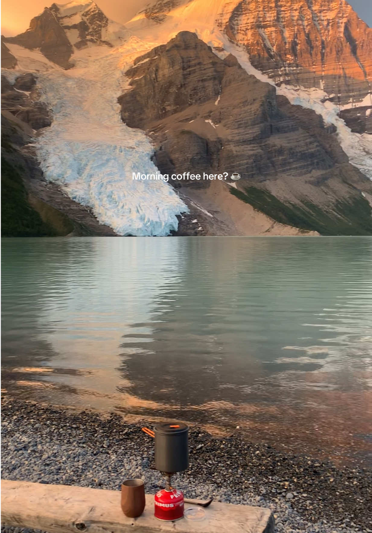 Mount Robson Provincial Park - Berg Lake Area (view)