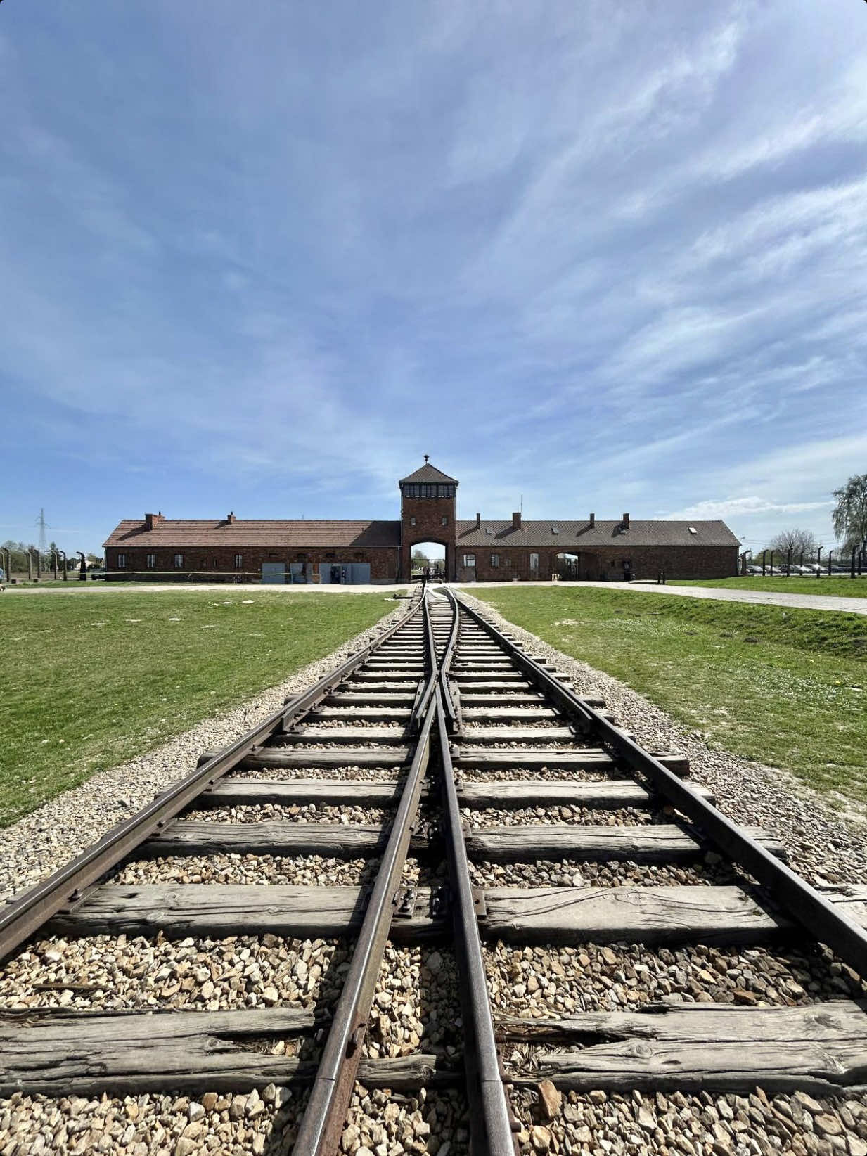 מרכז ההנצחה של אושוויץ-בירקנאו (Auschwitz-Birkenau Memorial) — ביקור יומי מחוץ לקרקוב