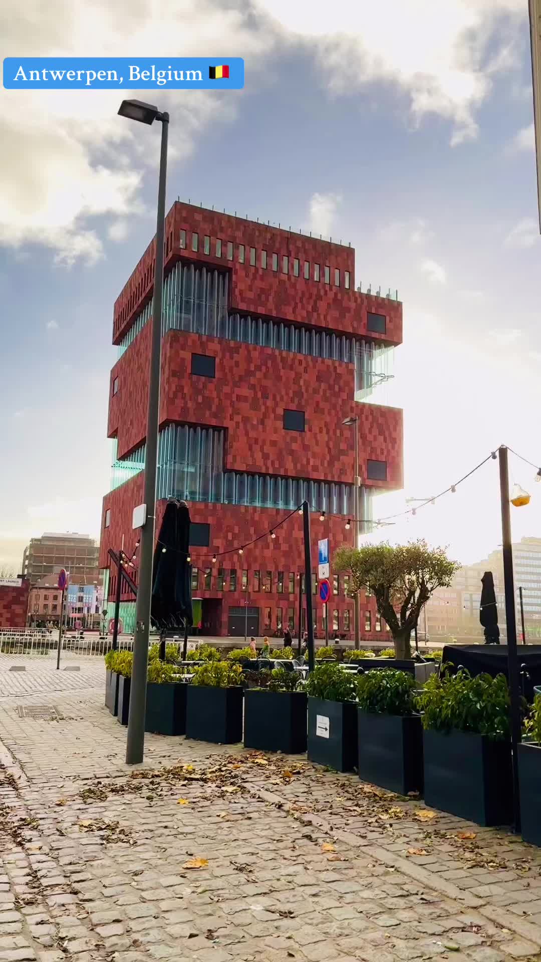 Музей Ан де Стром (Museum Aan de Stroom - MAS)