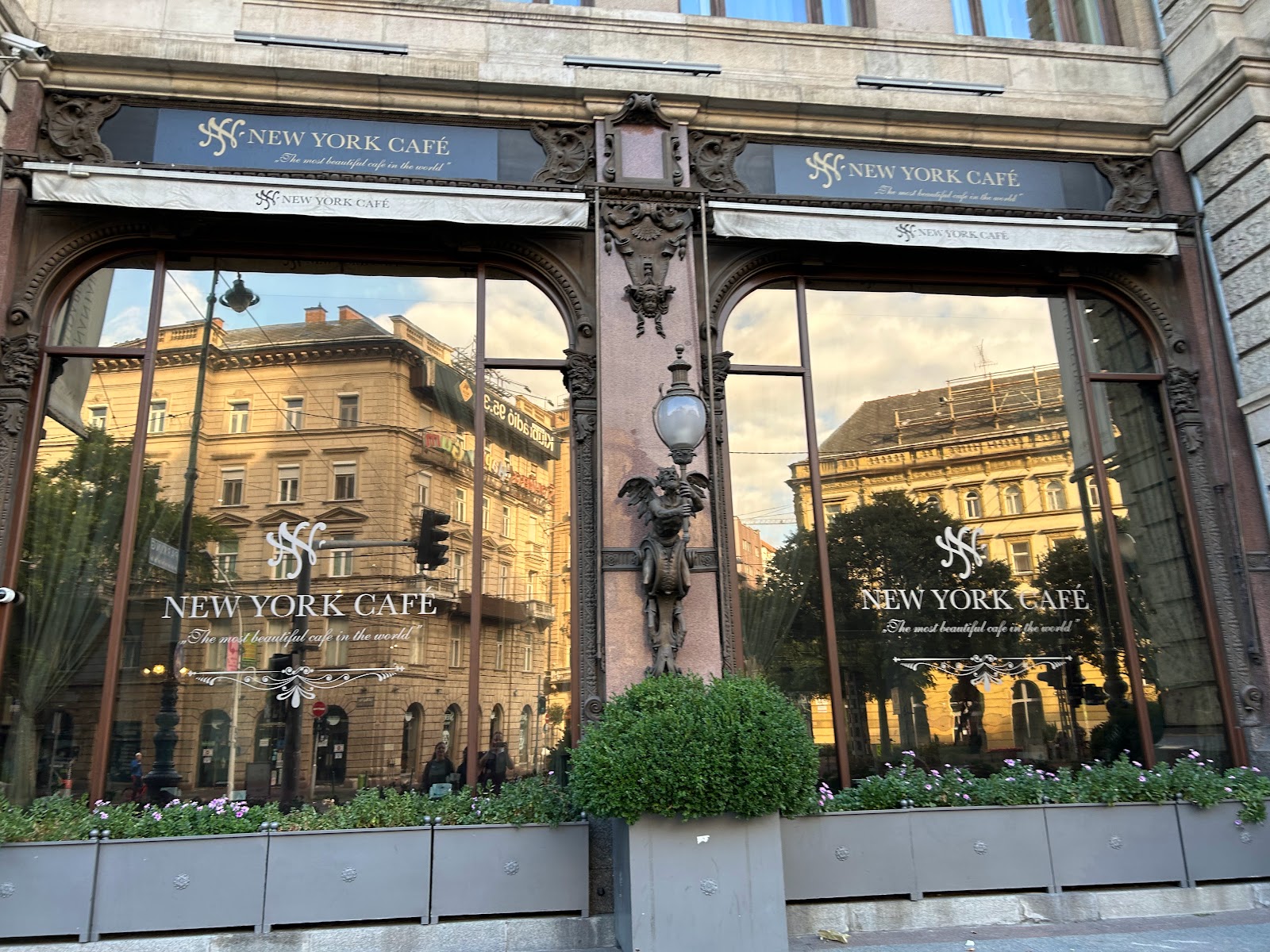 תמונה עבור New York Café - Budapest, Hungary