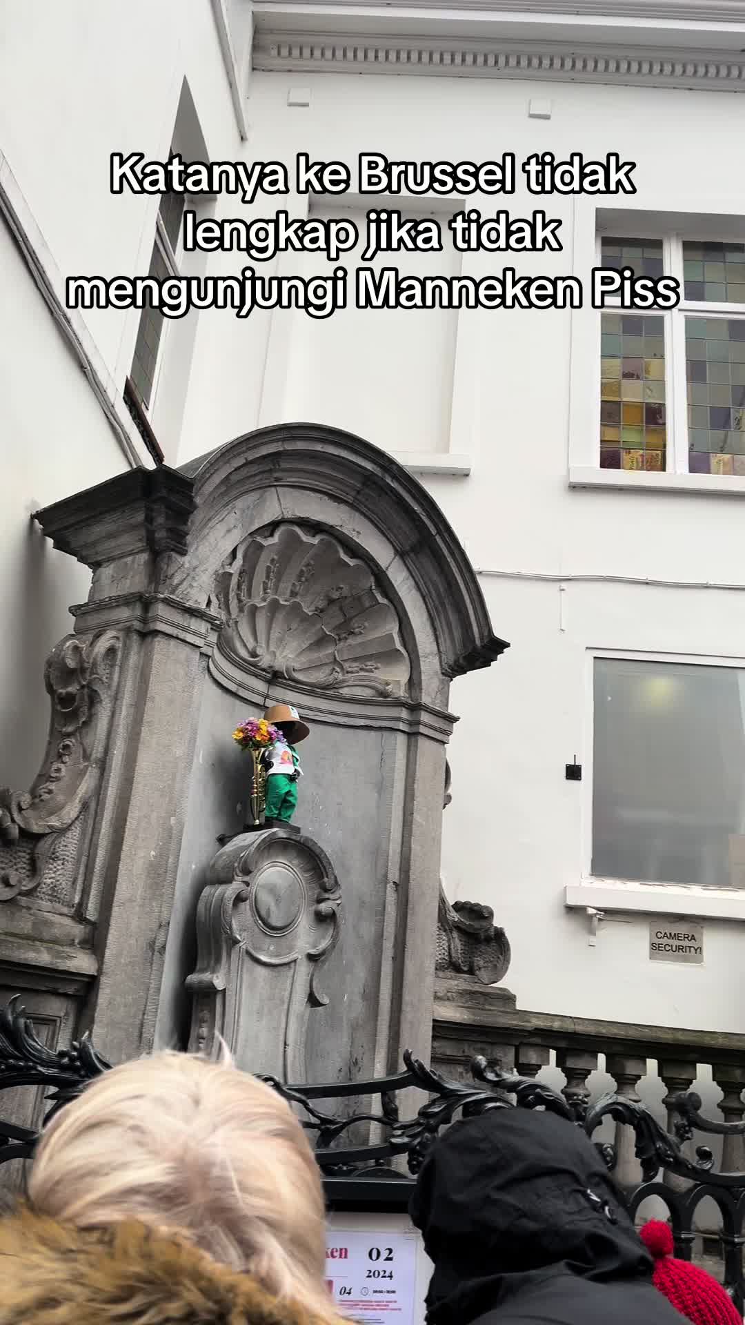 Писающий мальчик (Manneken Pis)