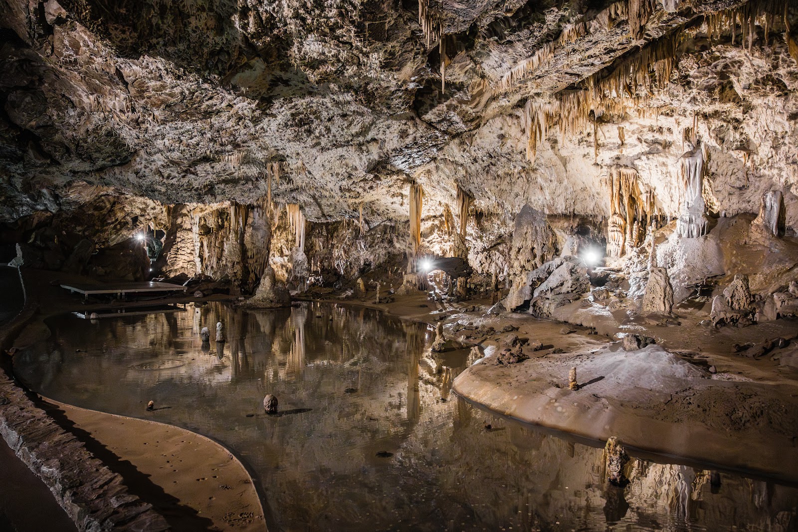 מערות פונקבה (Punkva Caves)