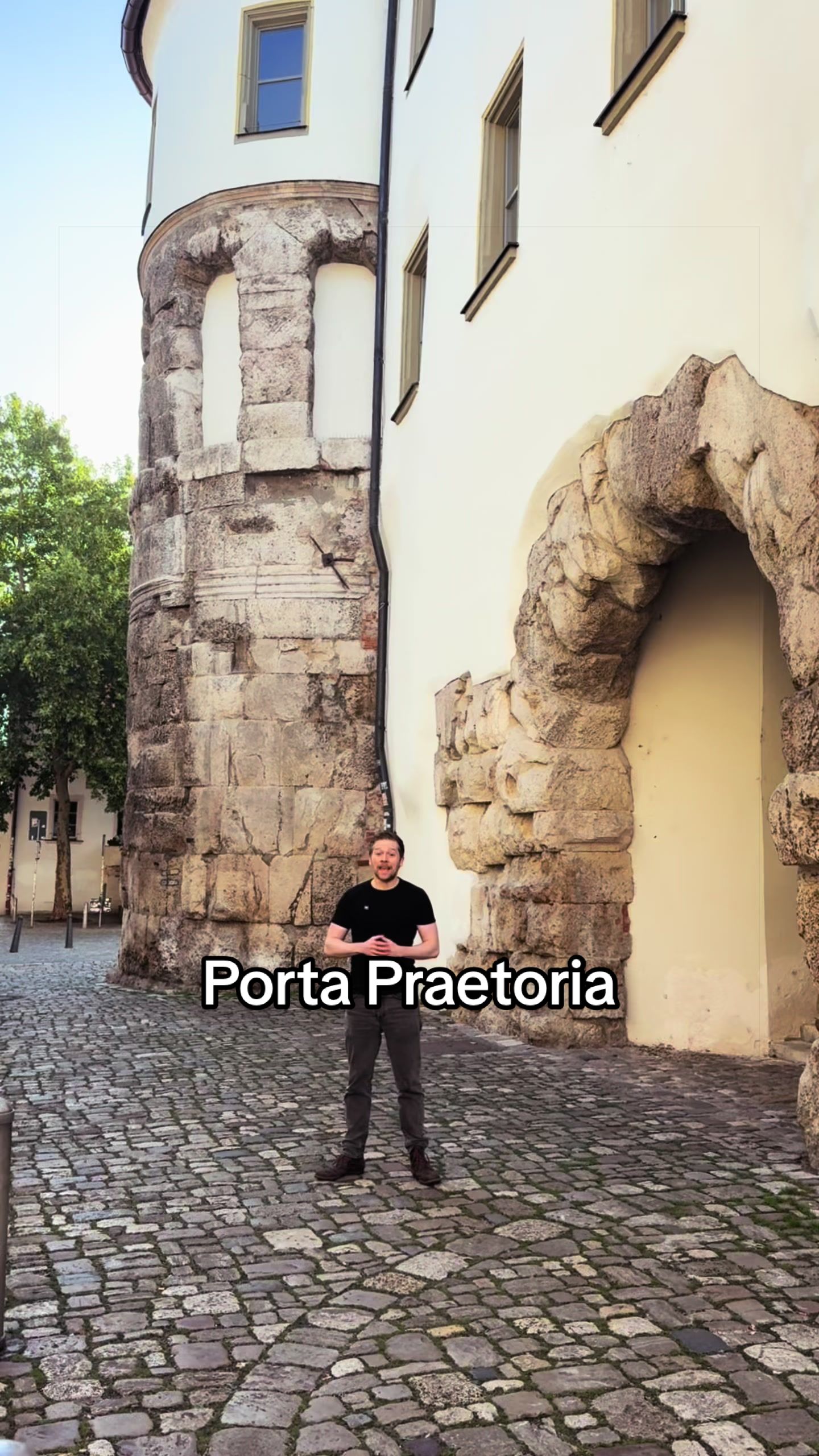 פורטה פראטוריה (Porta Praetoria)