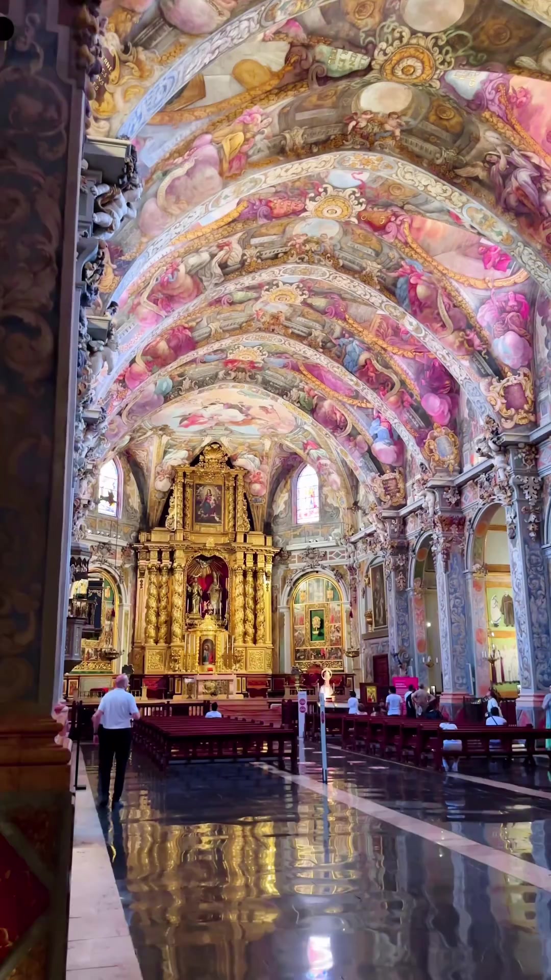 קתדרלת סן ניקולה (Basilica di San Nicola)