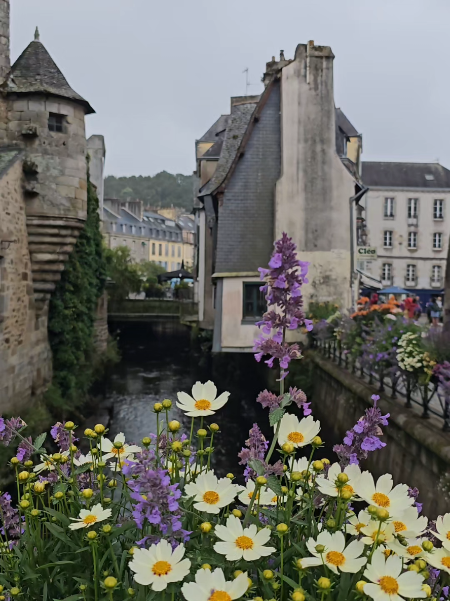 Quimper — Old Town and Cathedral (Cathédrale Saint-Corentin)