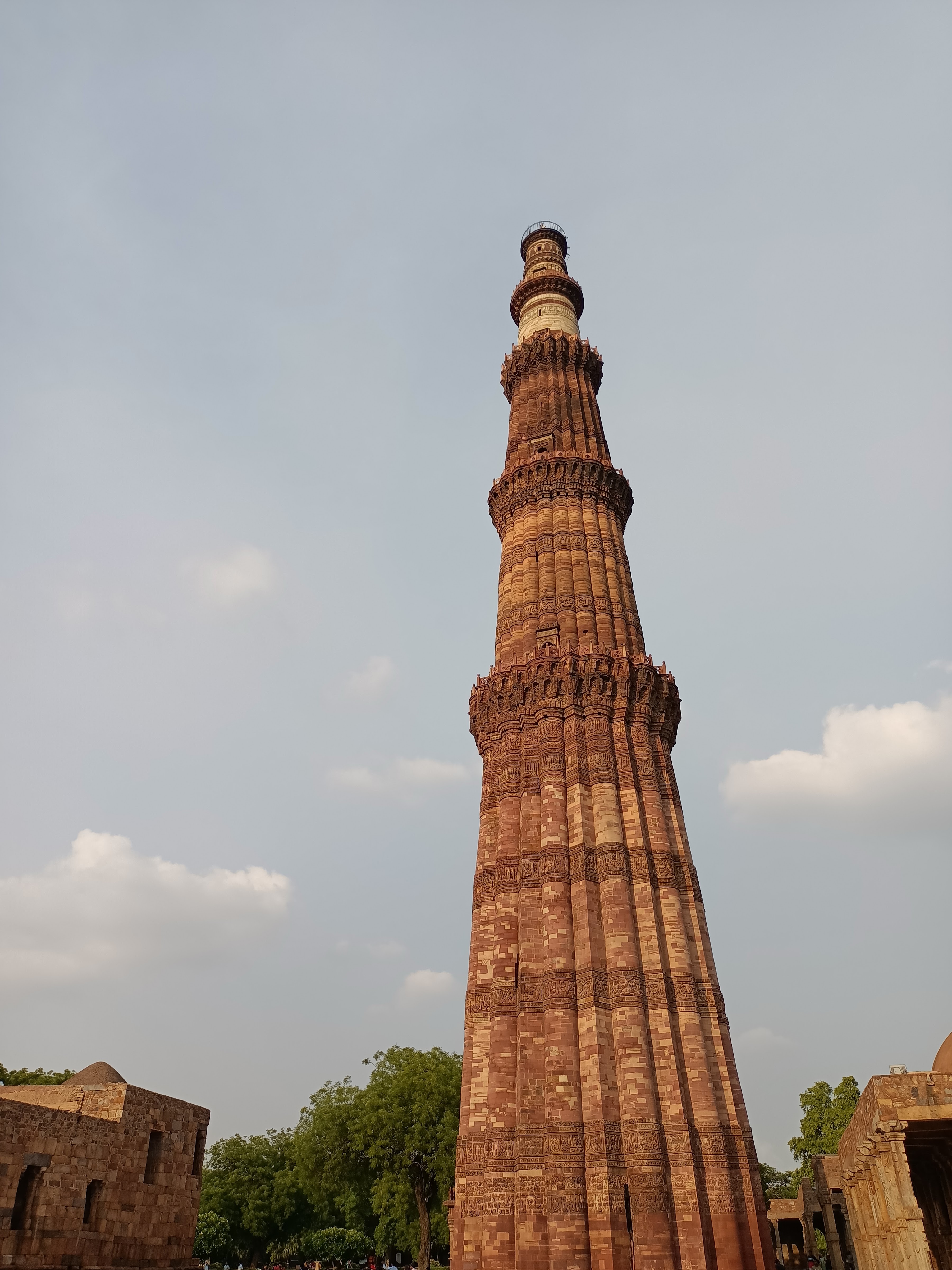 קוטוב מינאר (Qutub Minar)
