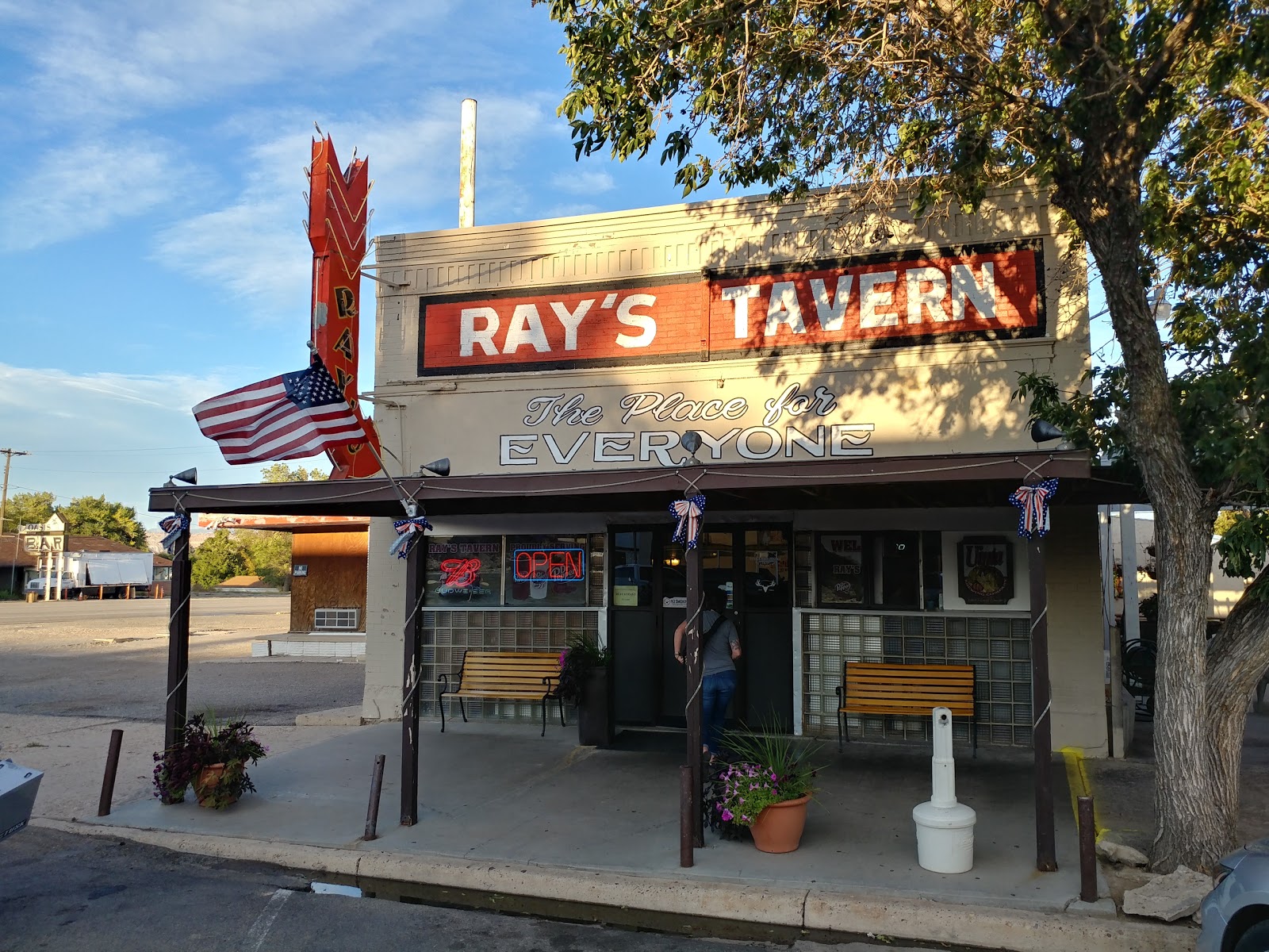 Picture for Ray's Tavern