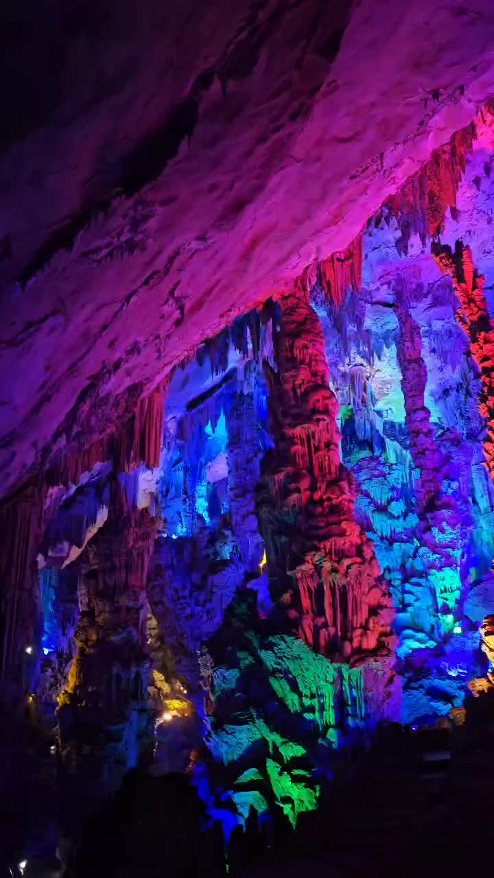 Reed Flute Cave (Гуйлинь)