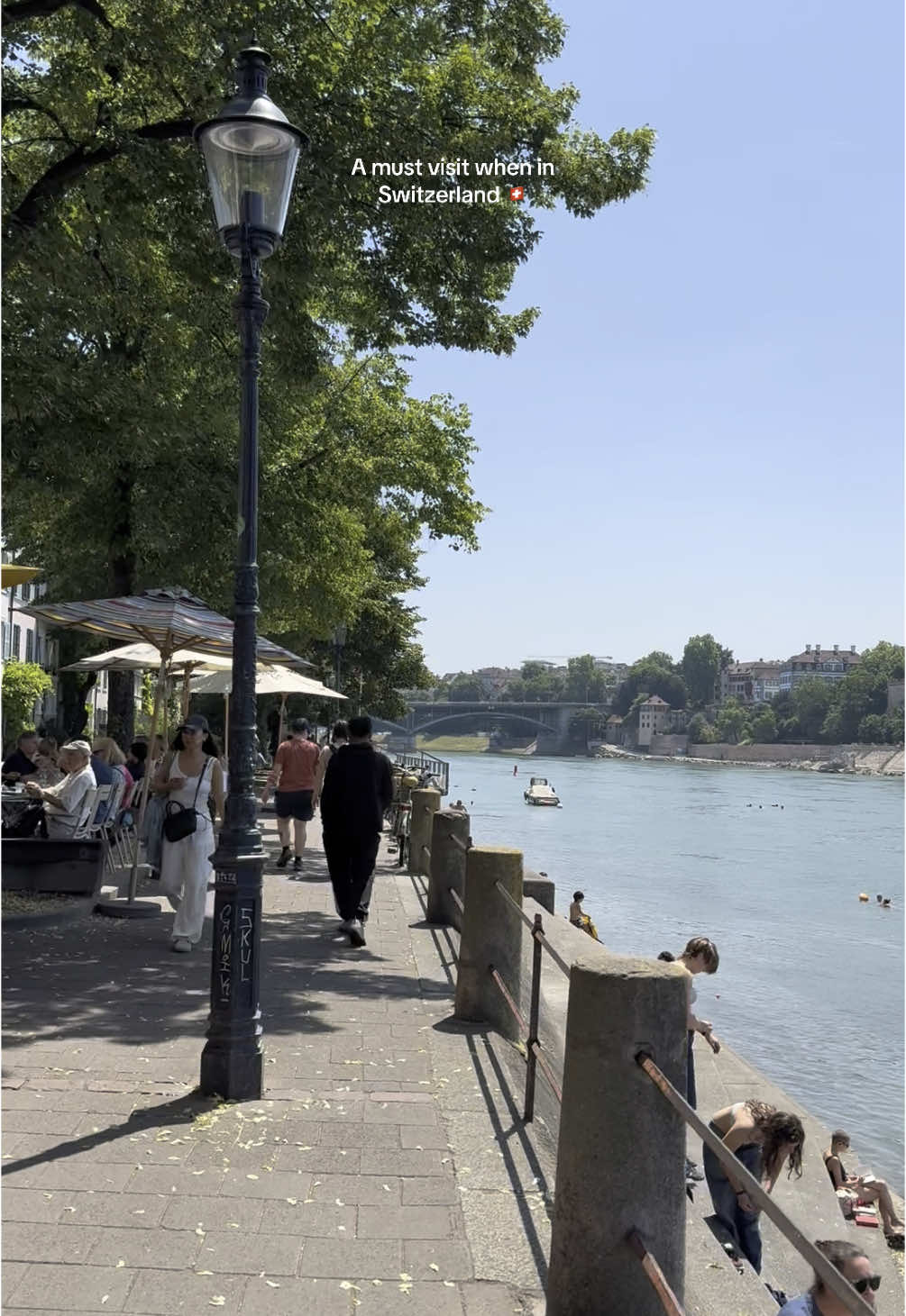 Rhine Promenade (Rheinufer)