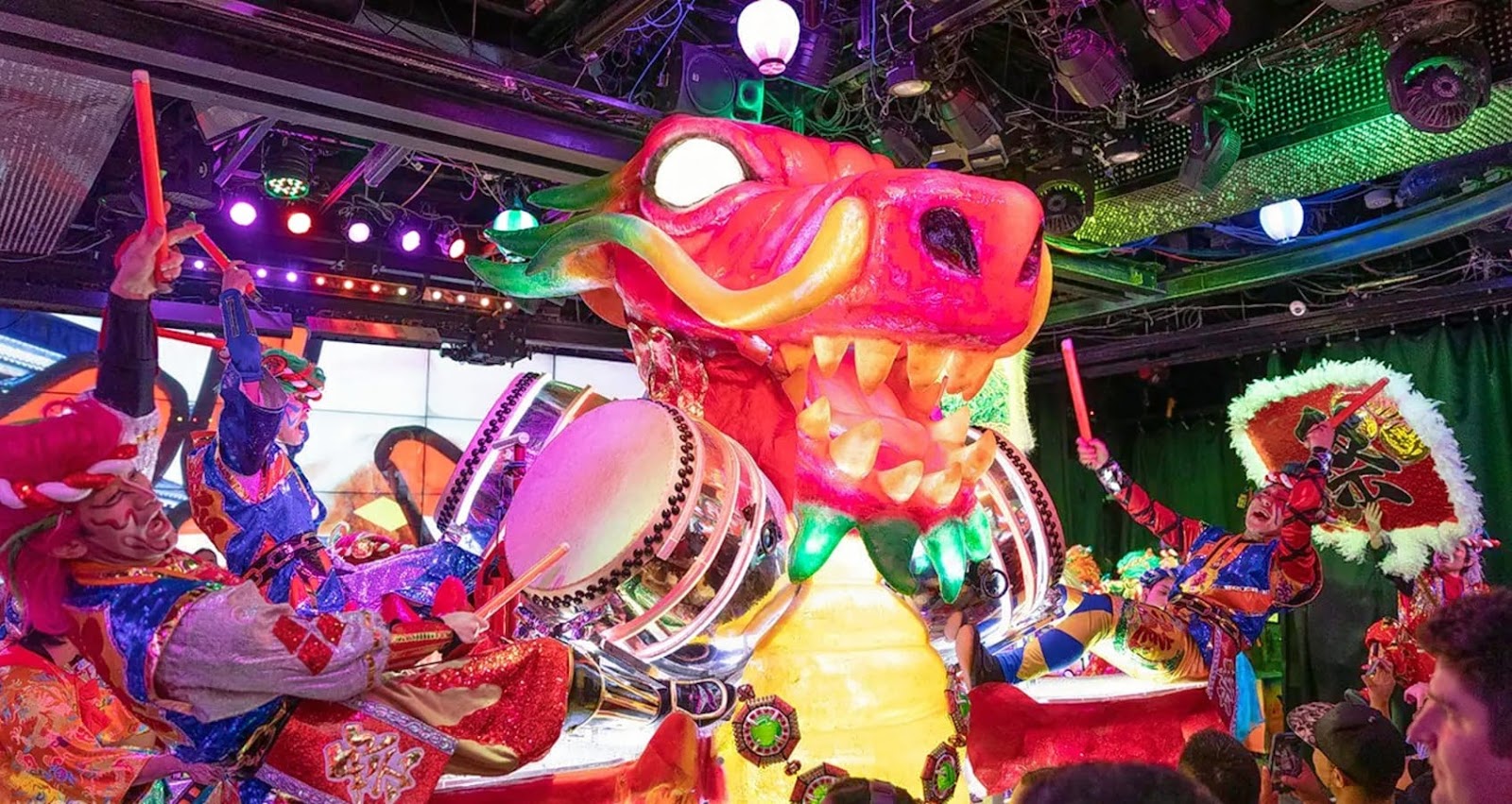 תמונה עבור Robot Restaurant, Shinjuku, Tokyo
