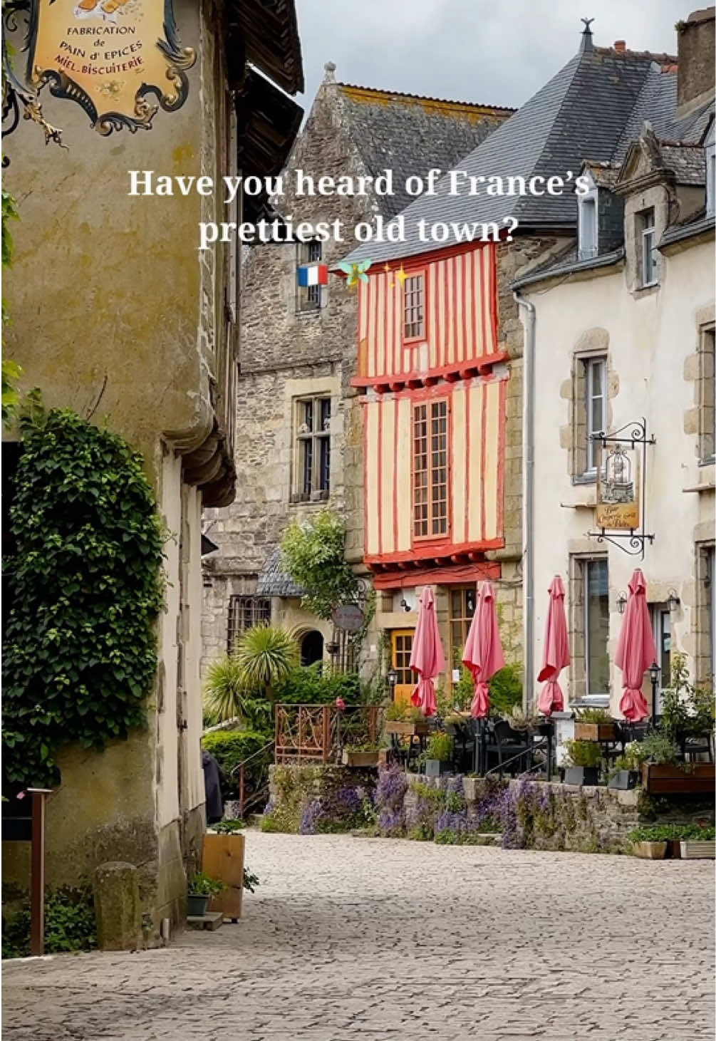 Rochefort-en-Terre (flowered village)