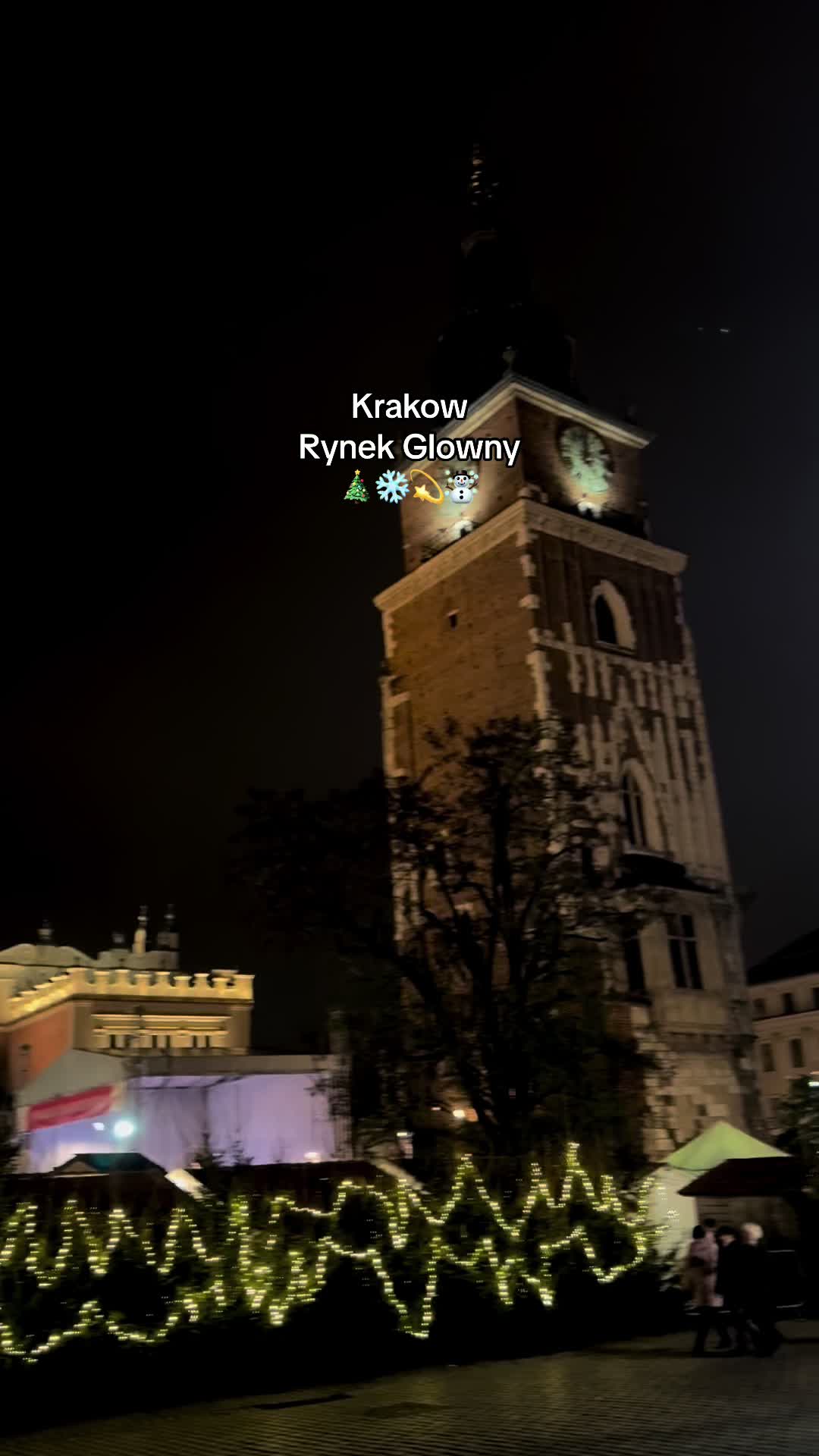 Rynek Główny (הכיכר הראשית) והשוק של קרקוב (שוק חג המולד)