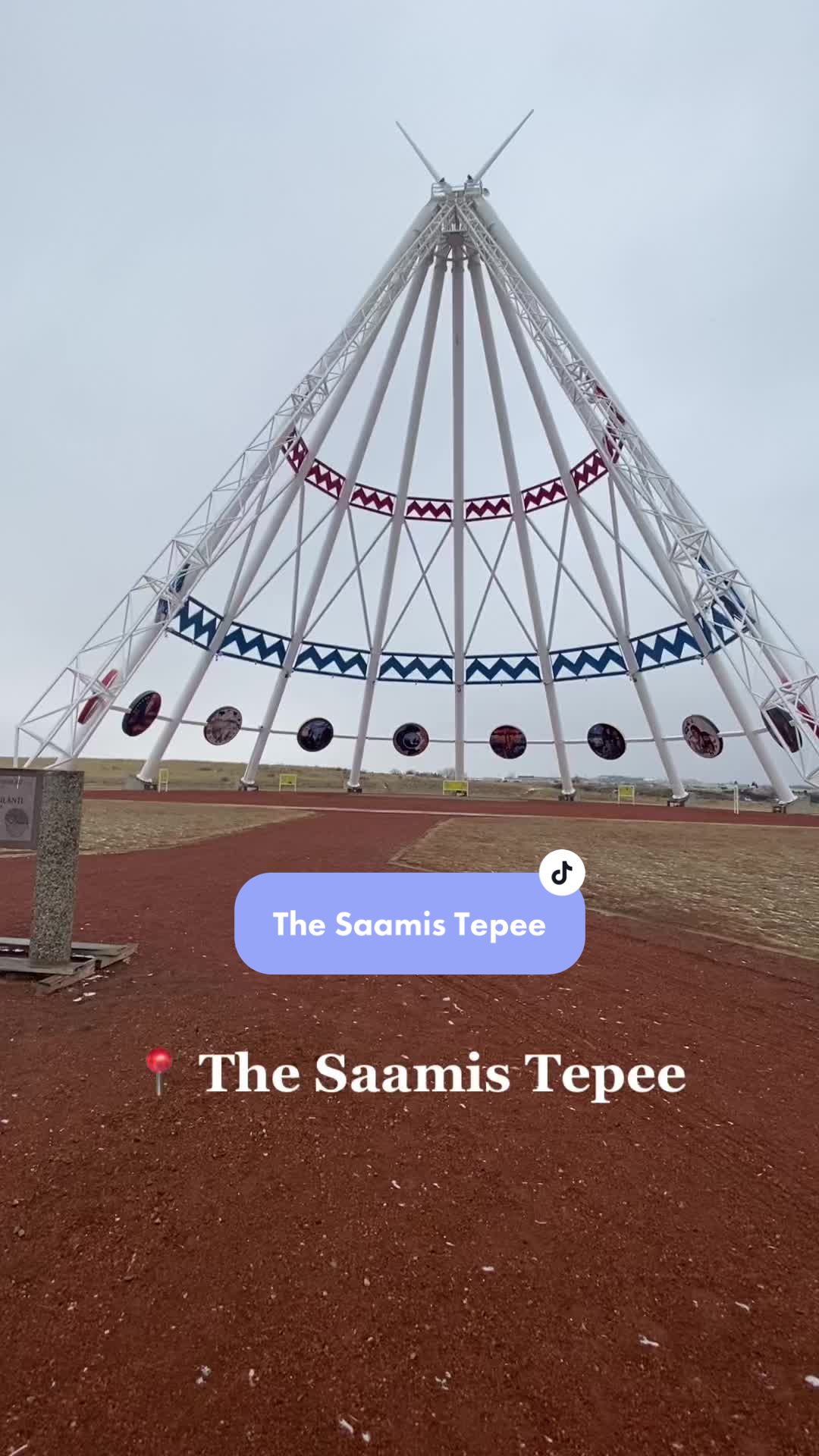 Saamis Tepee (Medicine Hat)
