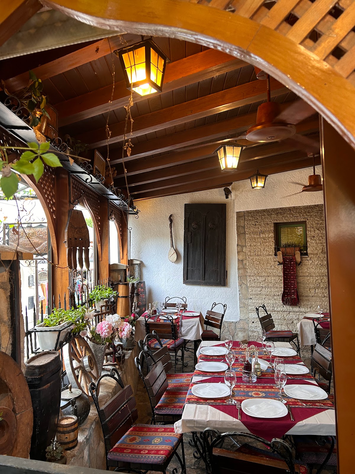 תמונה עבור Sadrvan Restaurant