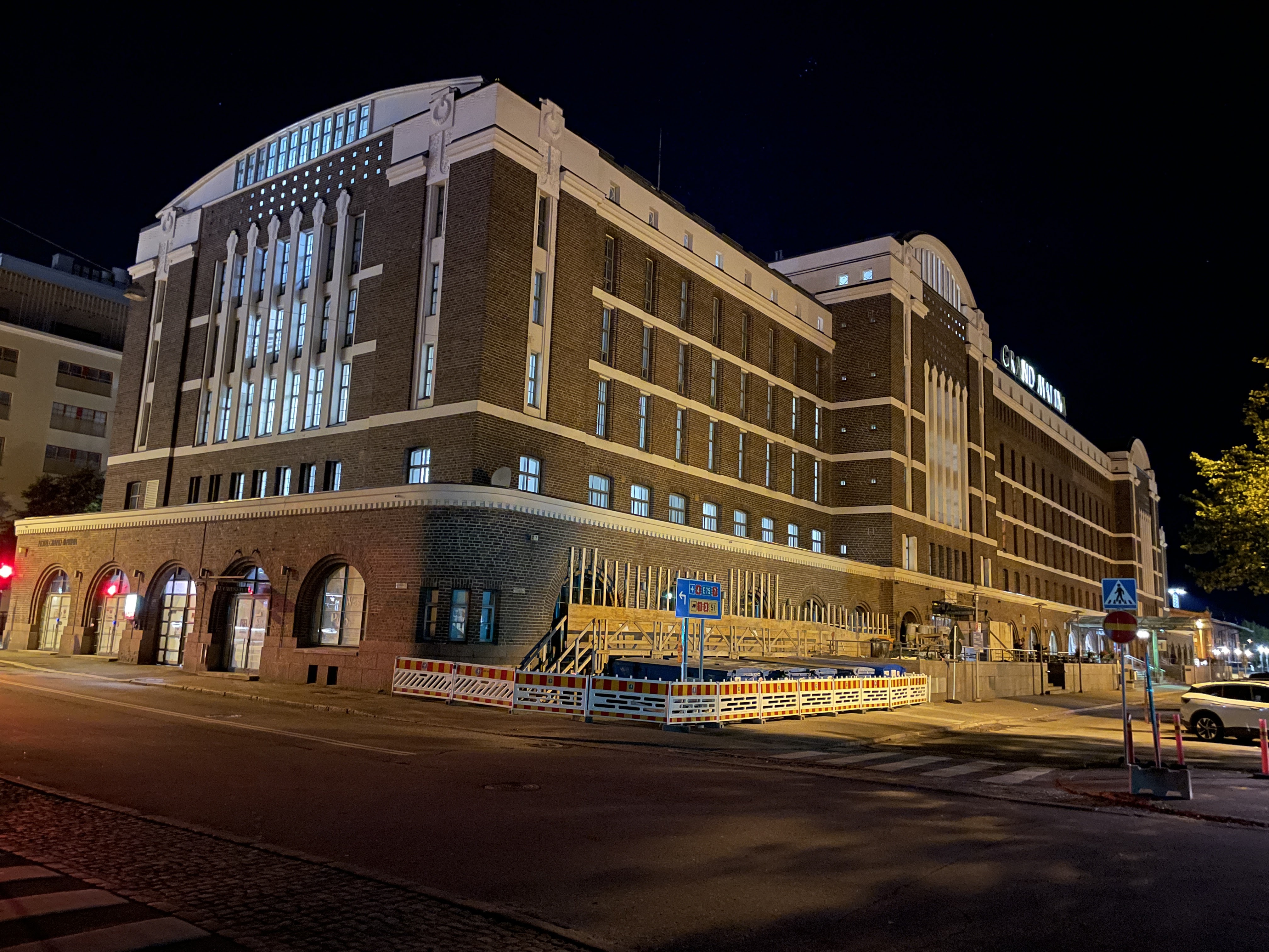 תמונה עבור Hotel Kämp Galleria / Scandic Grand Marina (Helsinki)