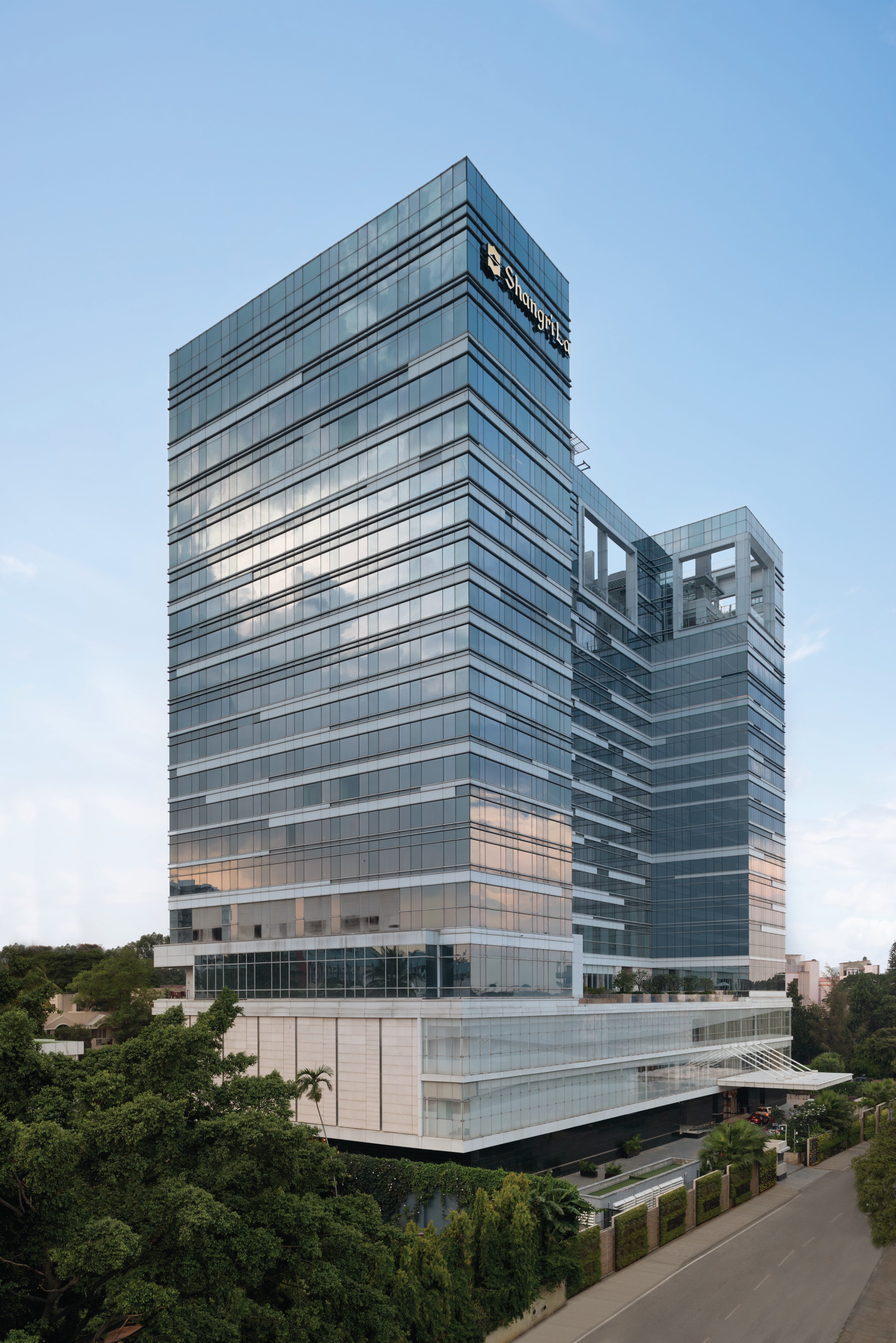 תמונה עבור Shangri-La Hotel Bengaluru