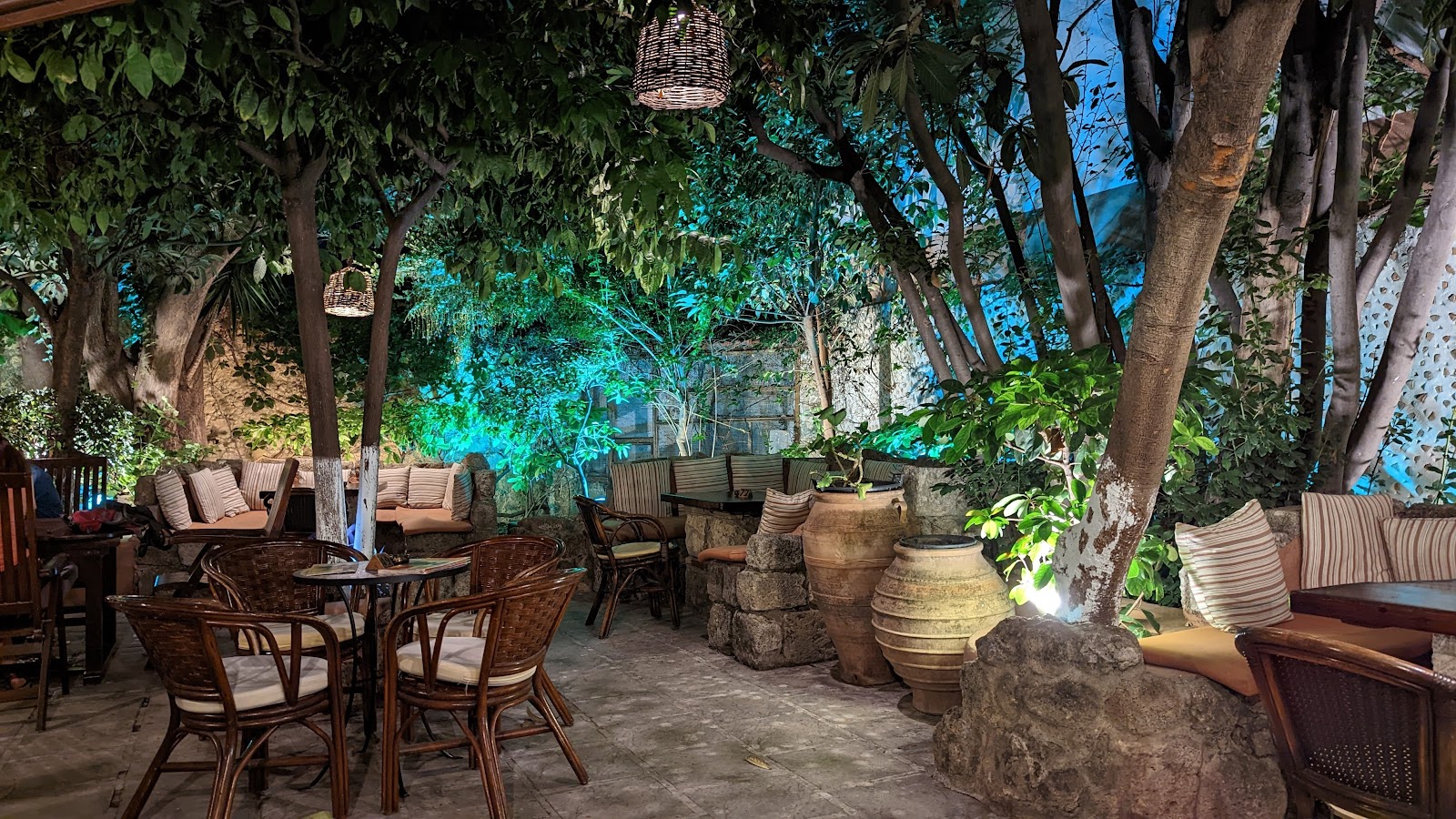 תמונה עבור Socratous Garden
