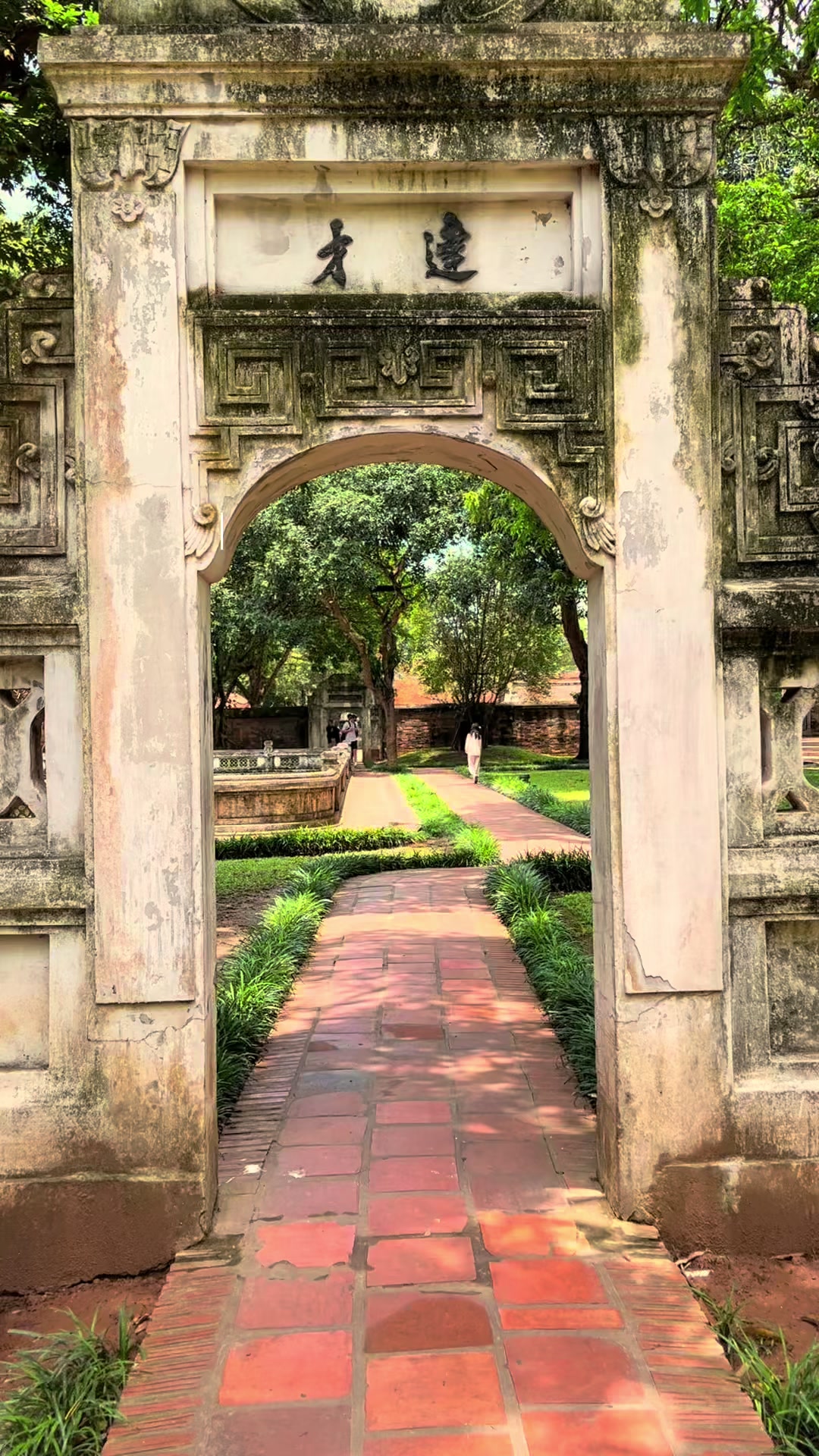 Temple of Literature & National University