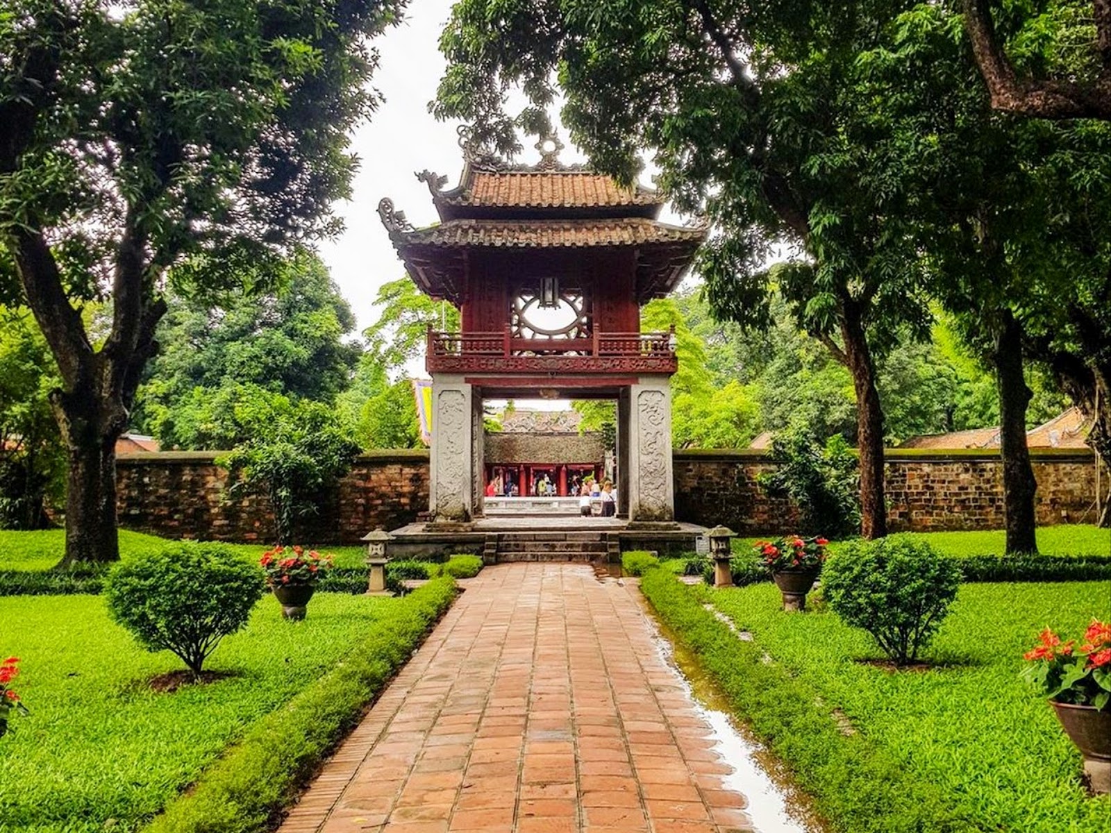 Temple of Literature & National University