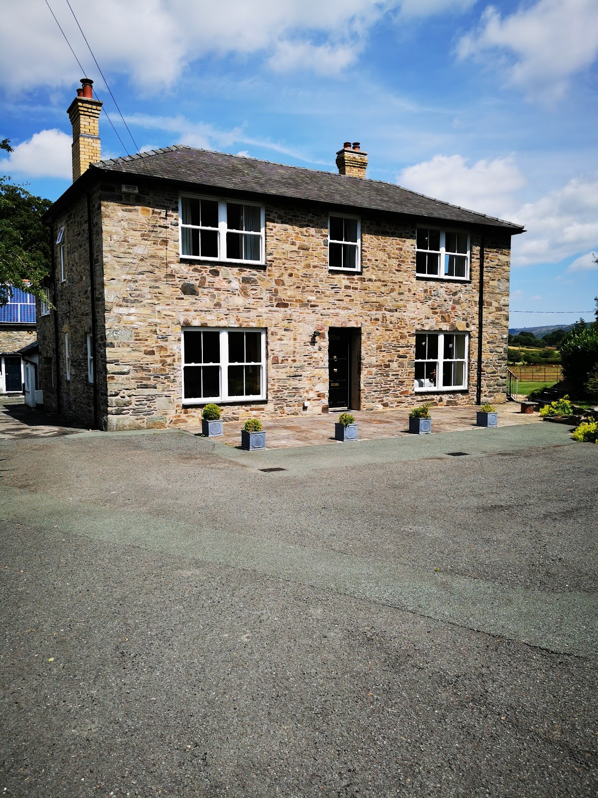 תמונה עבור The Hand at Llanarmon