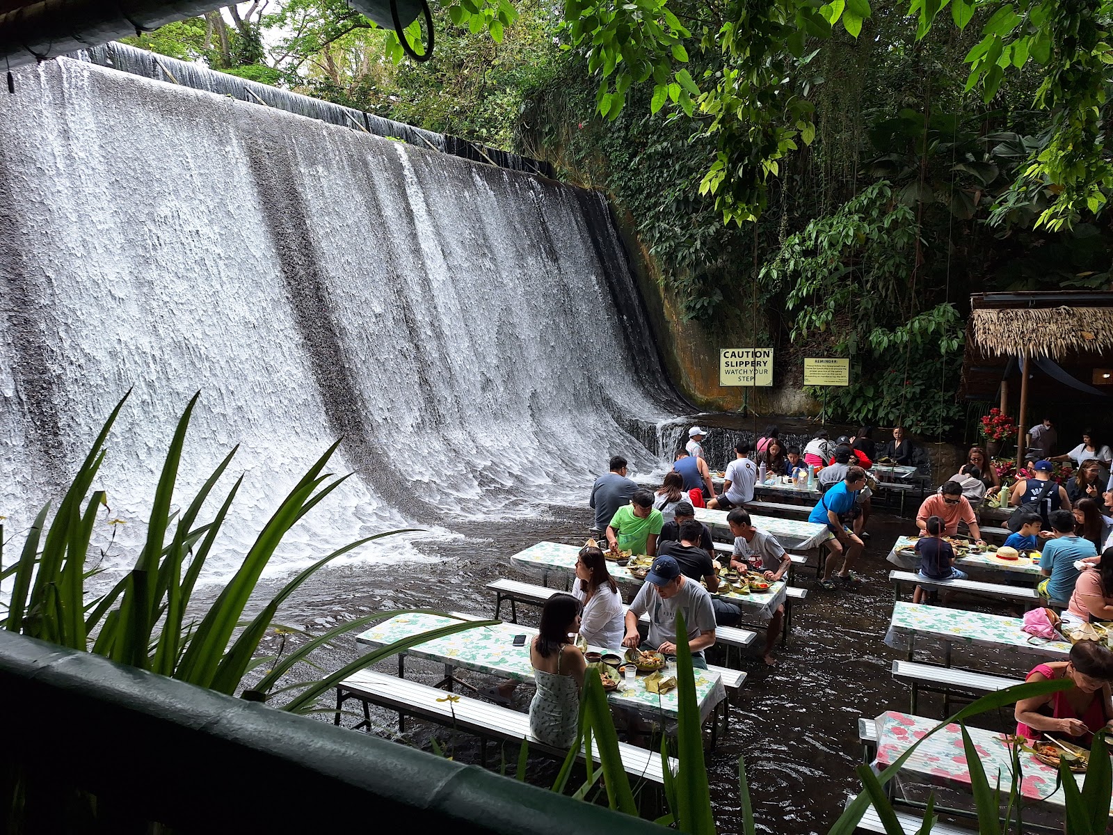 תמונה עבור The Labassin Waterfall Restaurant