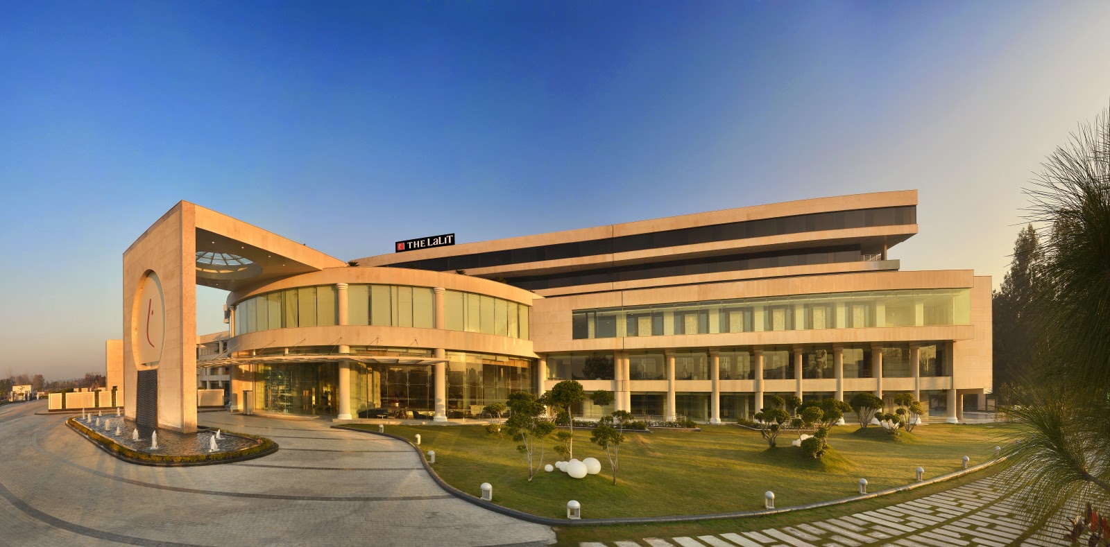 תמונה עבור The Lalit Chandigarh