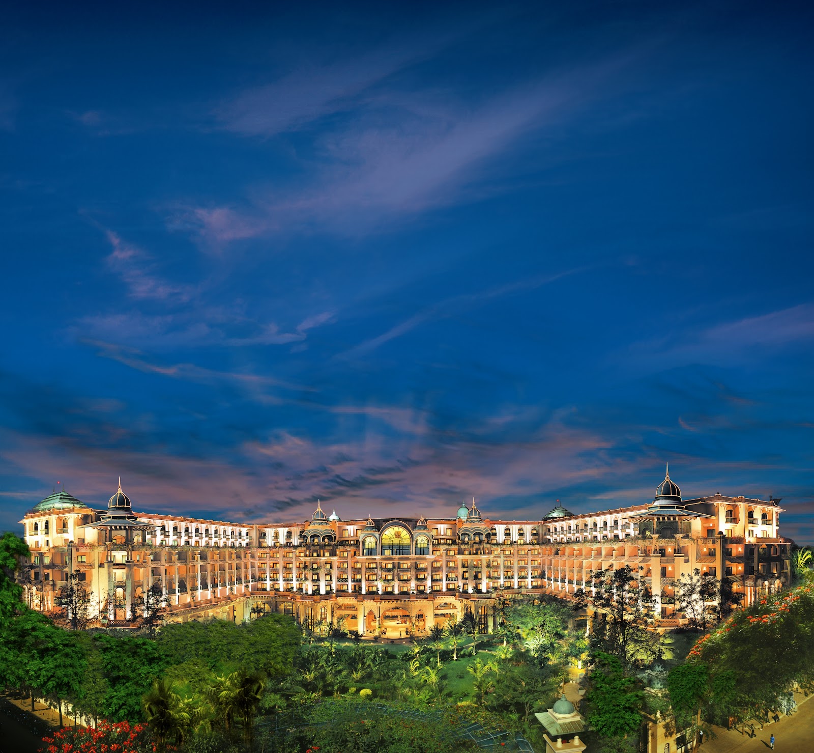 תמונה עבור The Leela Palace Bengaluru