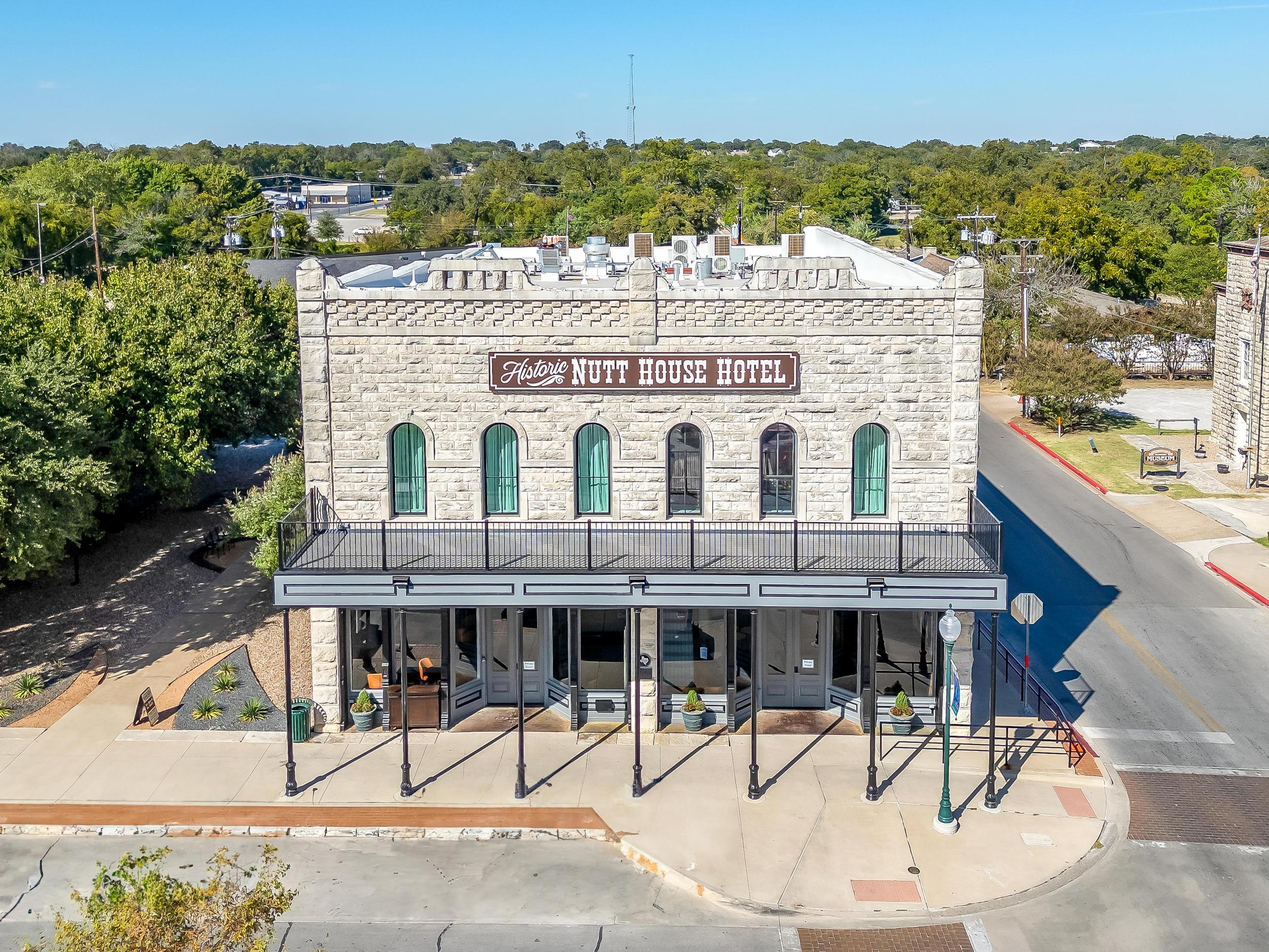 Picture for The Historic Nutt House Hotel