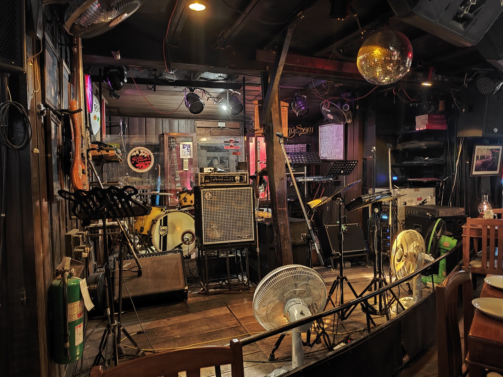 תמונה עבור The Riverside Bar & Restaurant