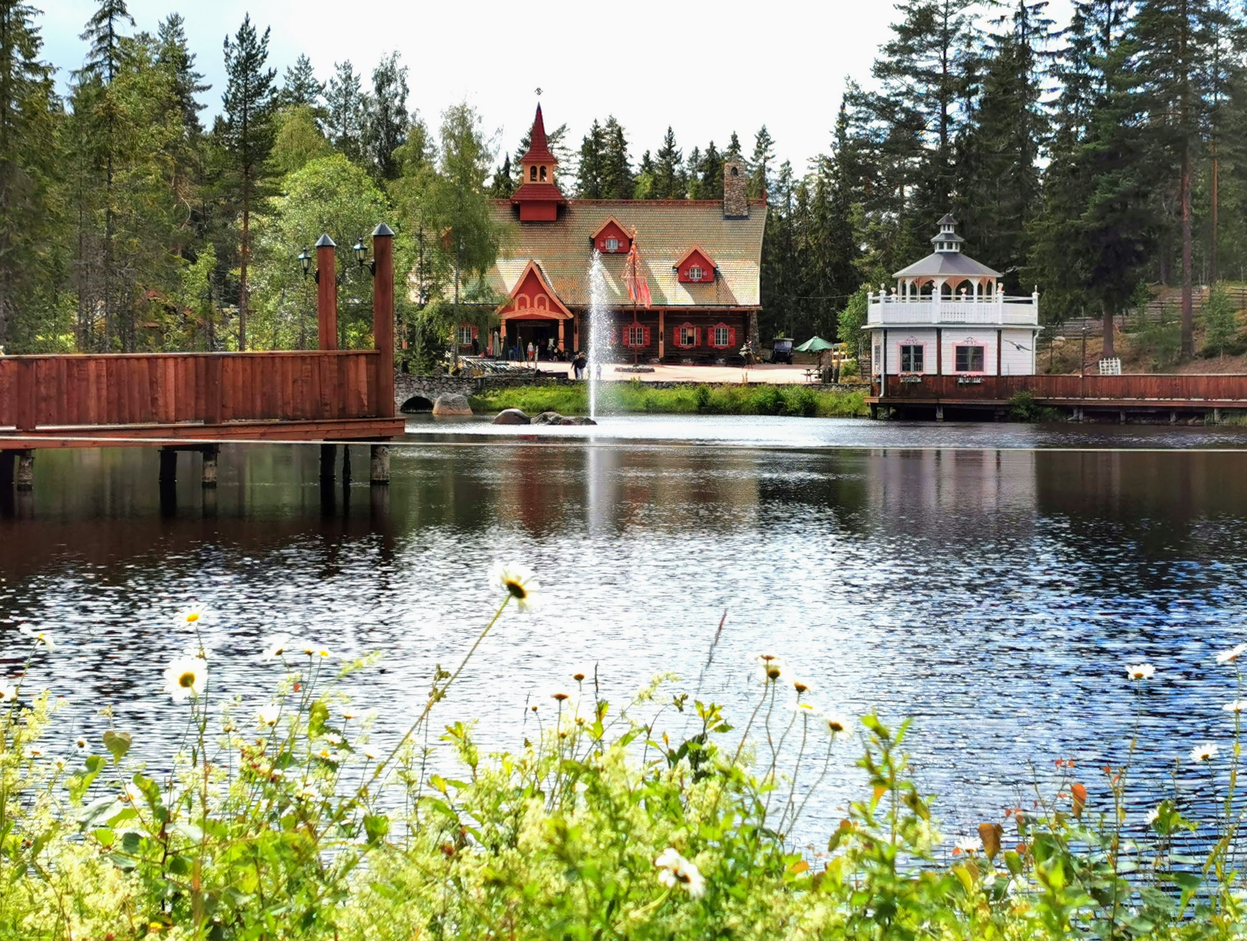 Tomteland (Долина Санты / тематический парк, Лулео/Мора в зависимости от сезона)