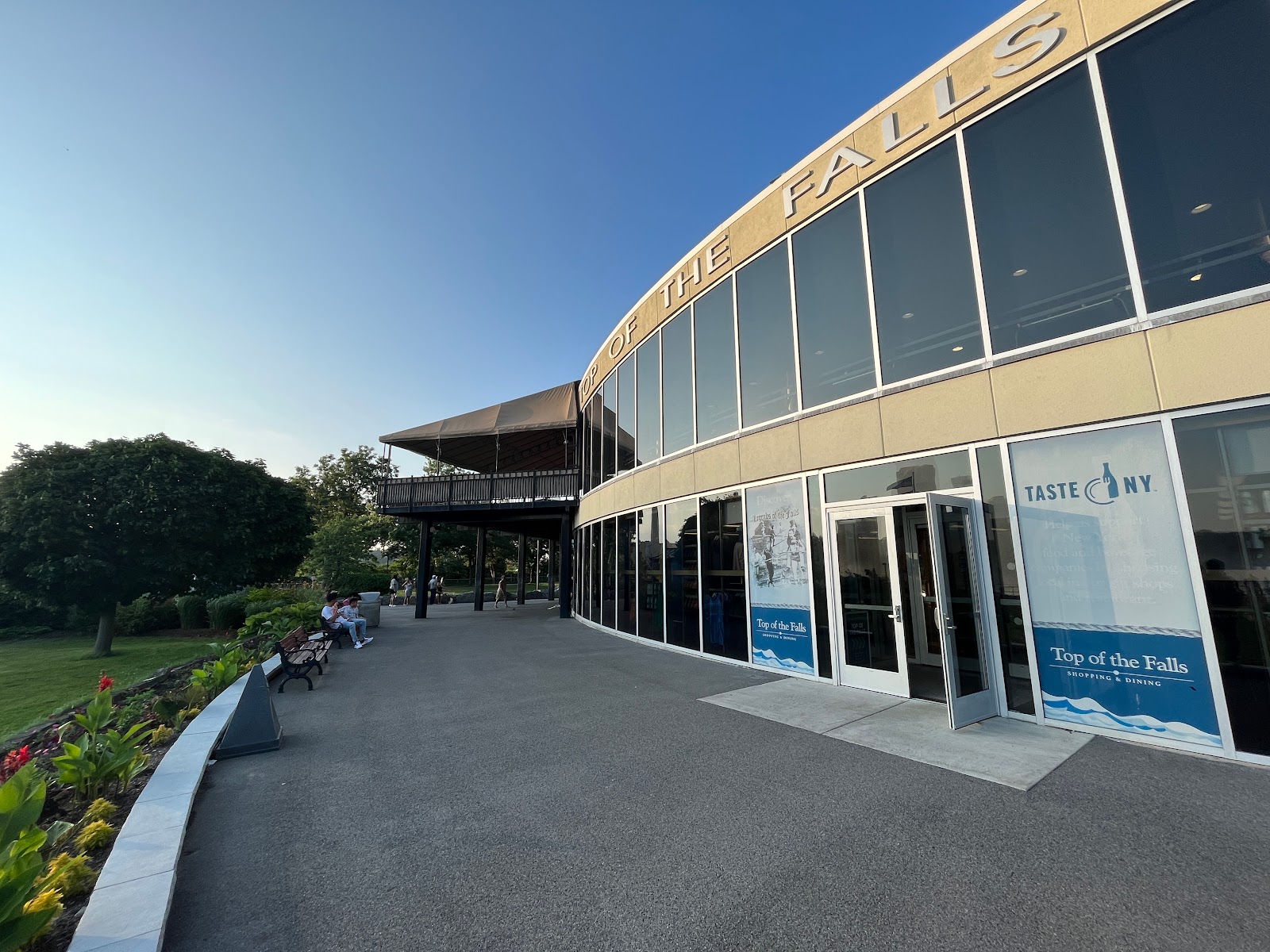 תמונה עבור Top of the Falls Restaurant