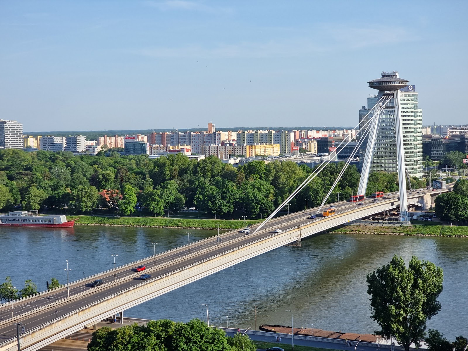 תמונה עבור UFO Restaurant, Bratislava