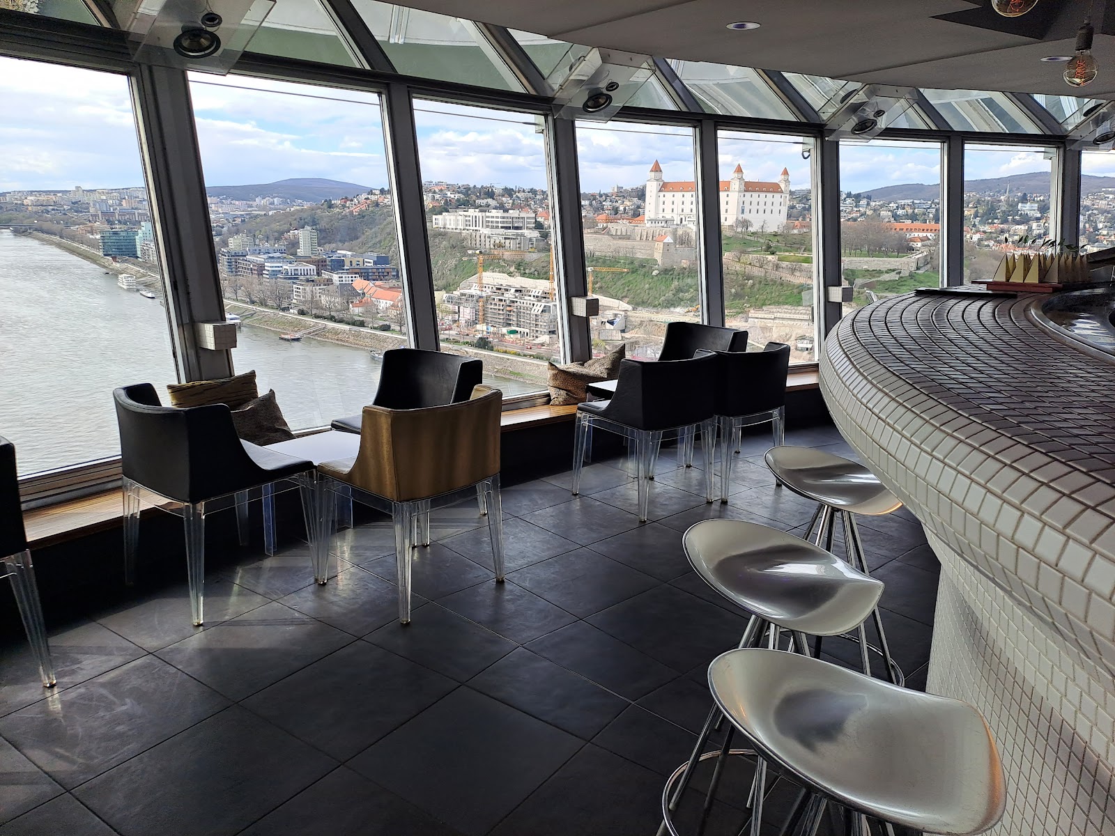 תמונה עבור UFO Restaurant