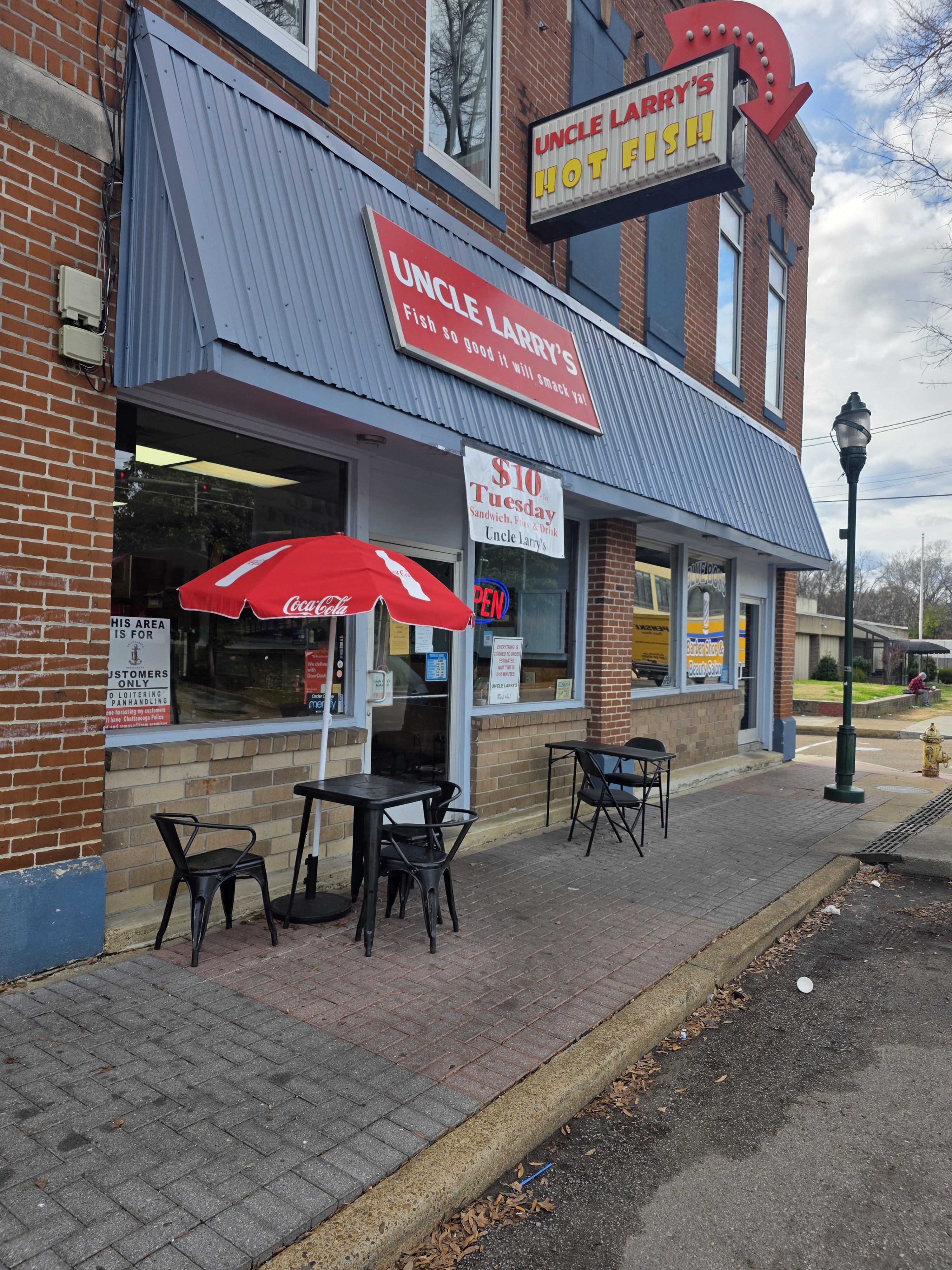 Picture for Uncle Larry's Restaurant