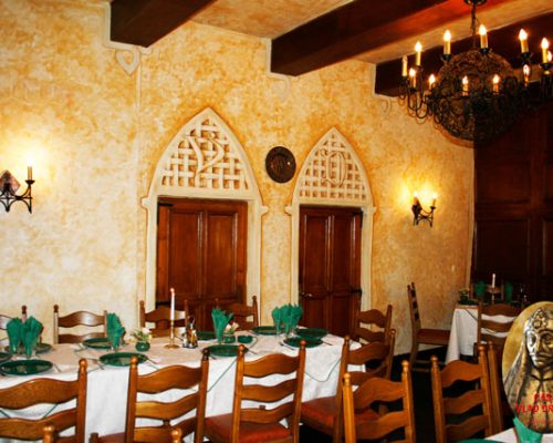 תמונה עבור Restaurant Casa Vlad Dracul